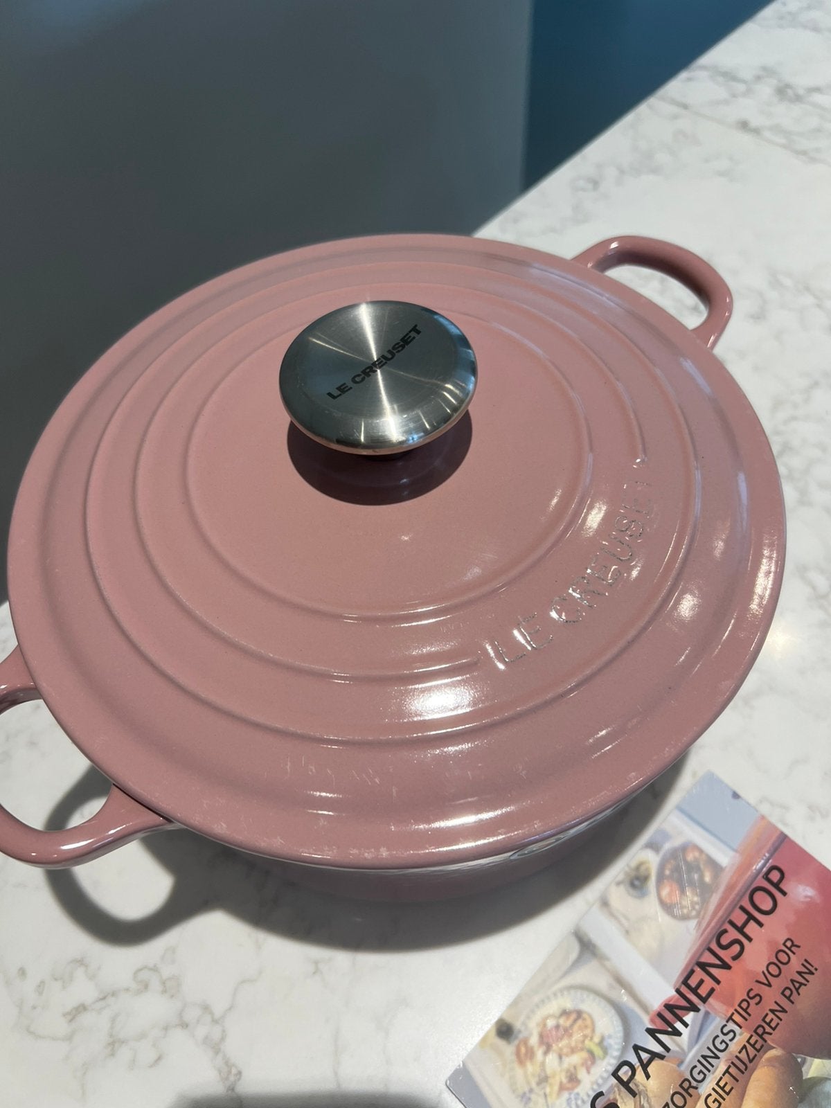 Le Creuset Tradition braadpan 24 cm French Rosé zeer mooi, Met handvatten, Le Creuset, Ophalen of Verzenden, Zo goed als nieuw