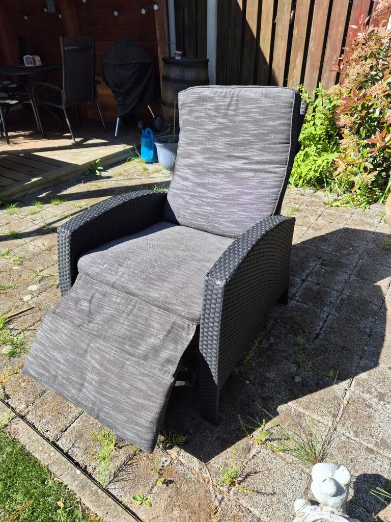 Comfortabele verstelbare tuinstoel met voetensteun, Tuin en Terras, Tuinstoelen, Ophalen, Zo goed als nieuw, Wicker, Verstelbaar