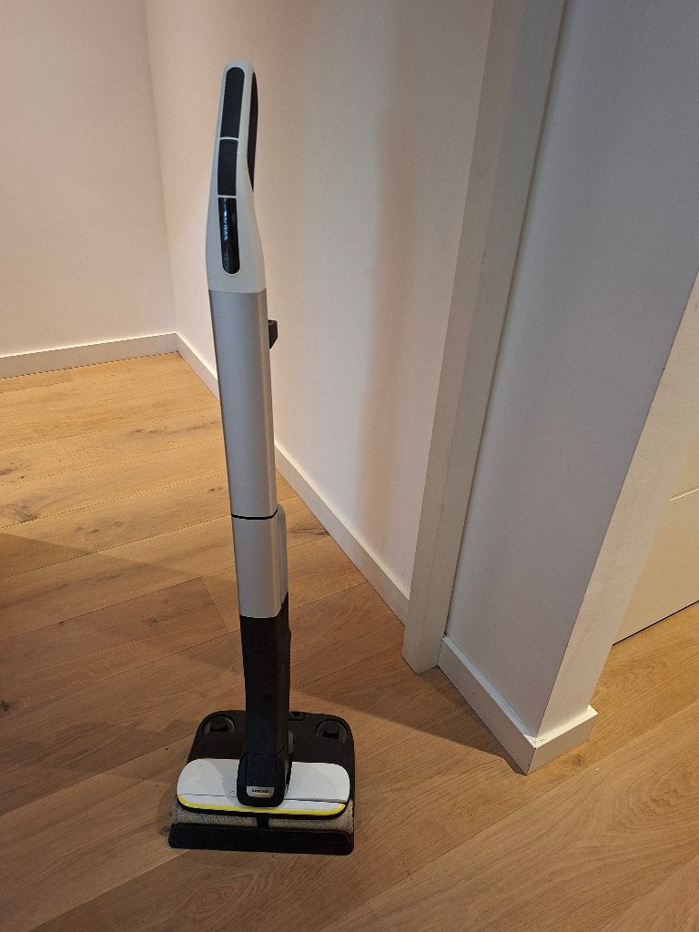 Kärcher FC 4-4 Vloerreiniger met accessoires, Ophalen, Kärcher, Zo goed als nieuw, Draadloos