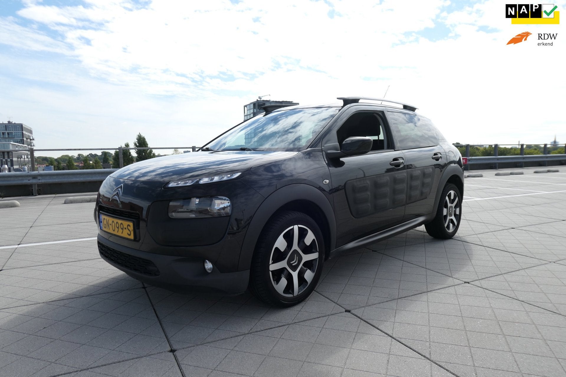 Citroen C4 Cactus 1.2 PureTech Shine Apk/Airco/Cruise/Camera, Auto's, Voorwielaandrijving, Dealer onderhouden, 1199 cc, Zwart