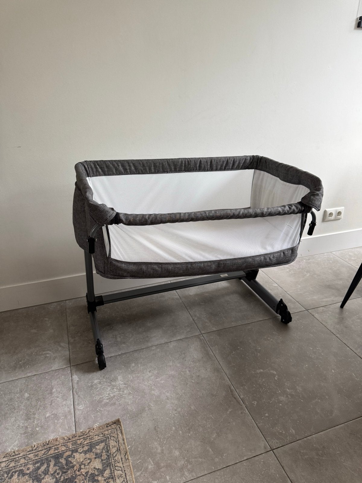 Praktisch en comfortabel co sleeper / babywieg, Kinderen en Baby's, Babywiegjes en Ledikanten, Ophalen, Zo goed als nieuw, Reisbedje