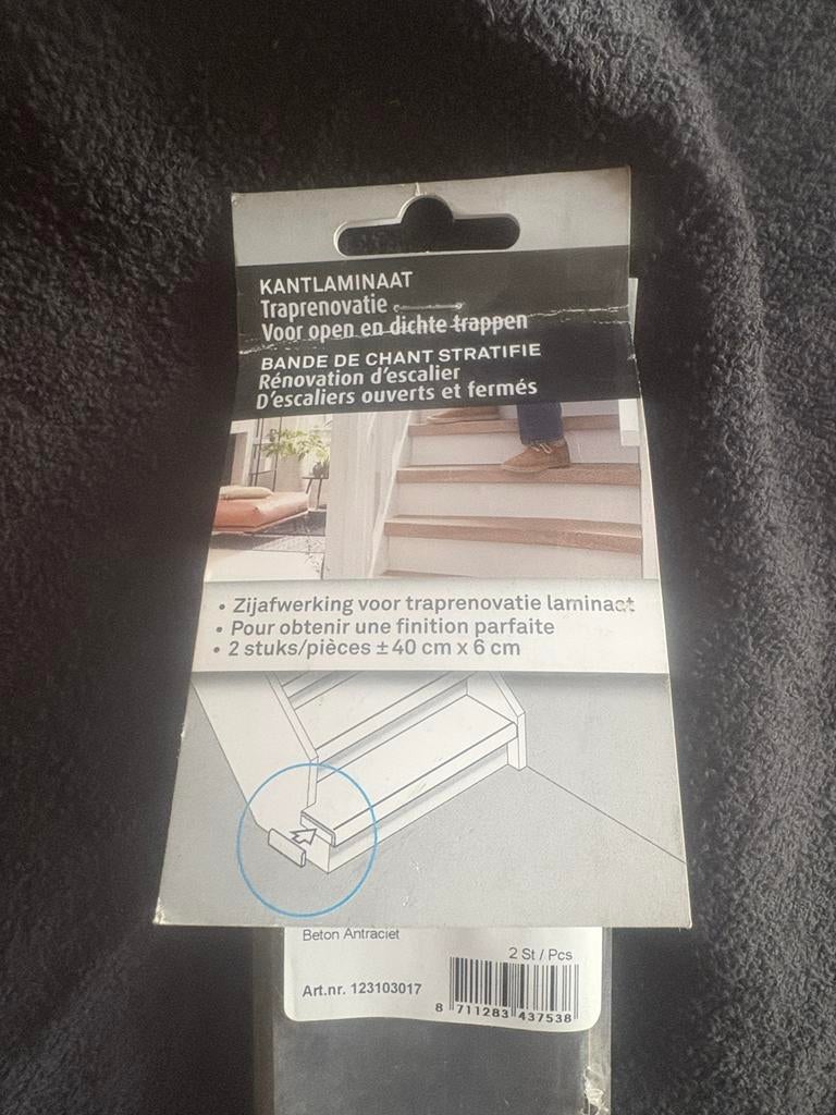Kantlaminaat Beton Antraciet voor traptreden, Ophalen of Verzenden, Zo goed als nieuw, Trap