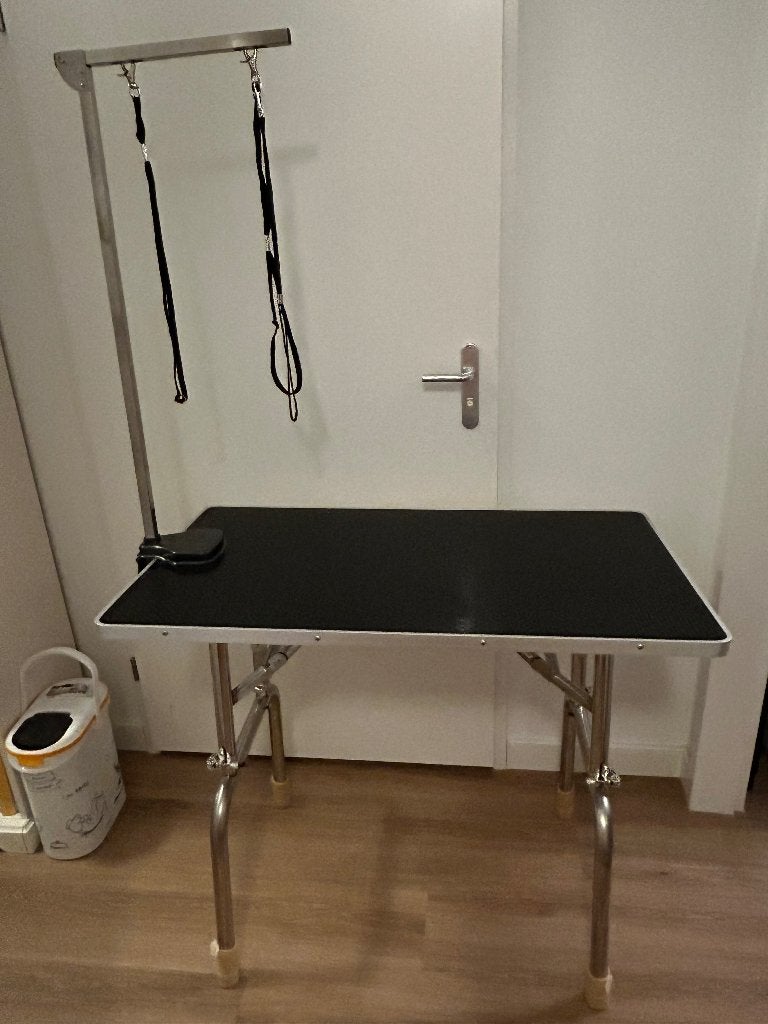 In hoogte verstelbare en opklapbare trimtafel, Dieren en Toebehoren, Ophalen, Zo goed als nieuw
