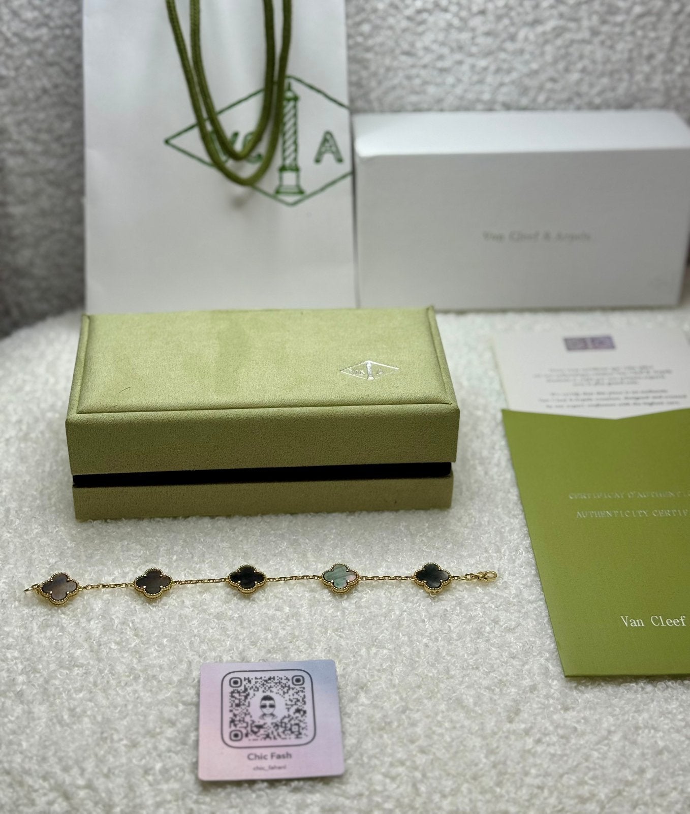Van Cleef & Arpels  Vintage- Alhambra, Ophalen of Verzenden, Zo goed als nieuw, Goud