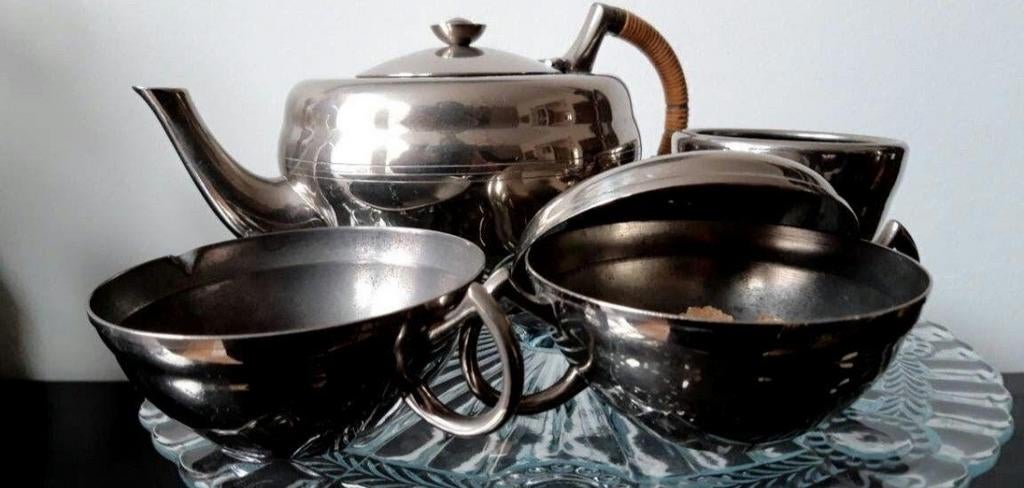 Vintage Art Deco KMD Daalderop tin&rotan theeservies, Ophalen of Verzenden, Overige materialen, Pot, Bus of Blik