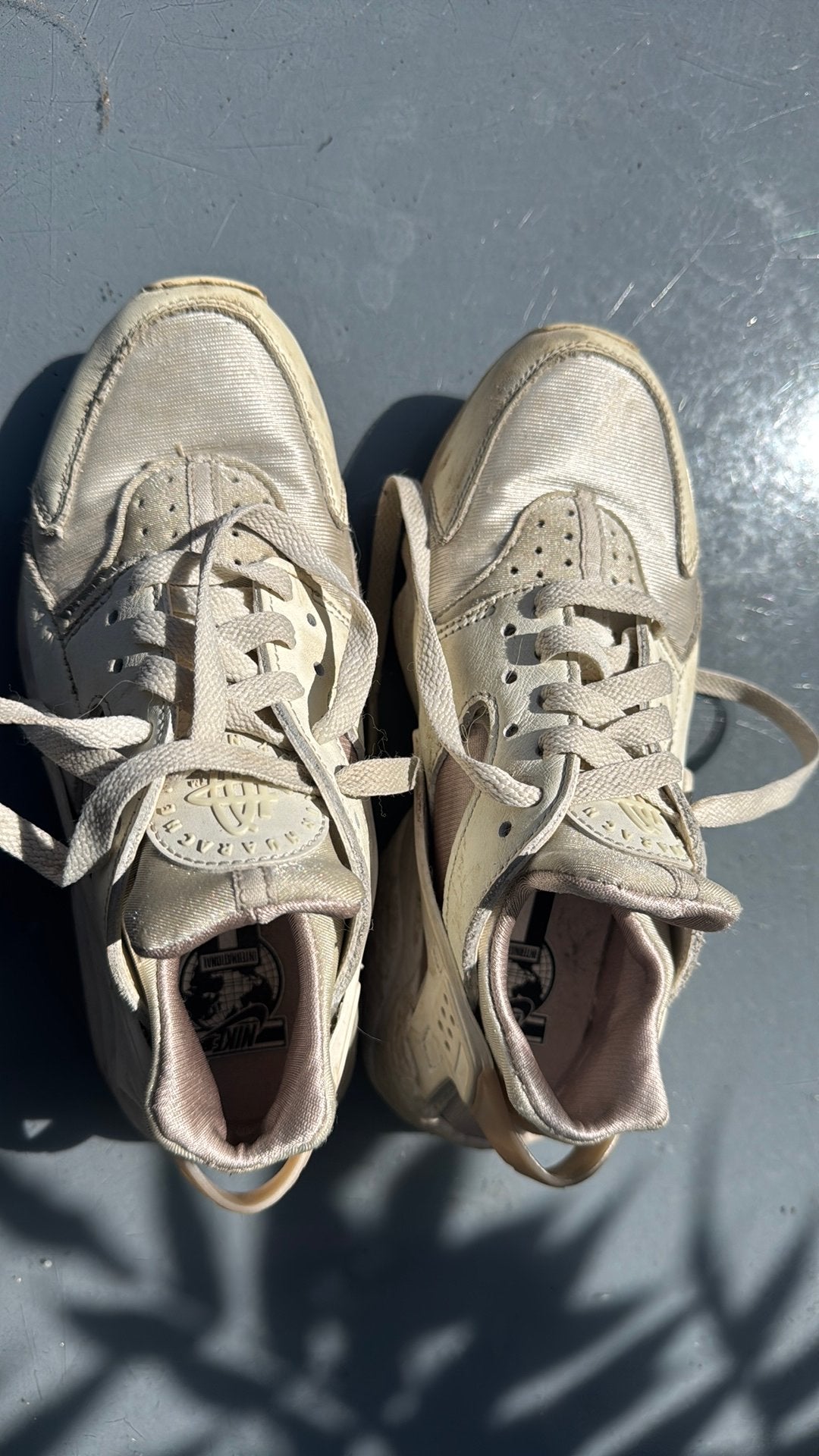 Nike Air Huaracha maat 36, Wit, Ophalen of Verzenden, Sneakers of Gympen, Gedragen