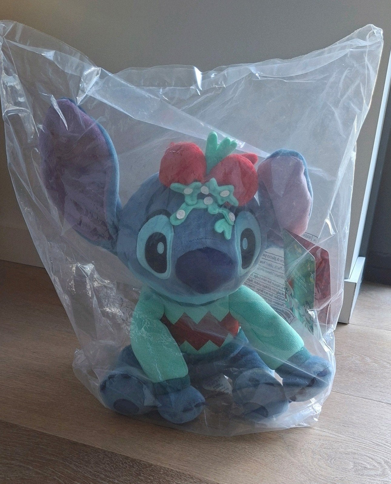 Nieuwe Disney Stitch knuffel kerst nog in verpakking, Ophalen of Verzenden, Overige figuren, Nieuw, Knuffel