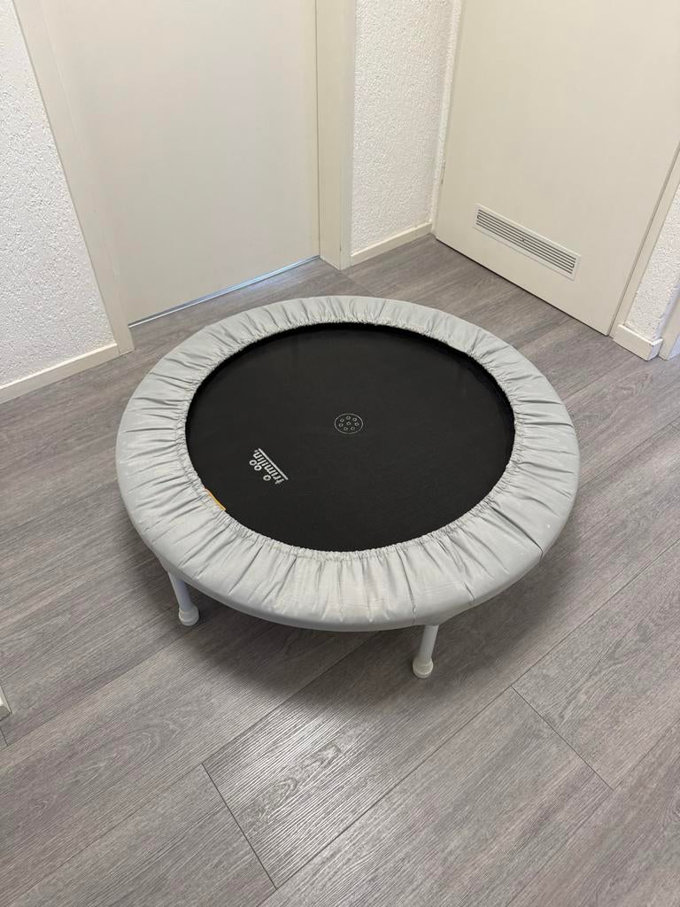 Compacte trampoline voor binnen of buiten, Kinderen en Baby's, Speelgoed | Buiten | Trampolines, Ophalen, Zo goed als nieuw