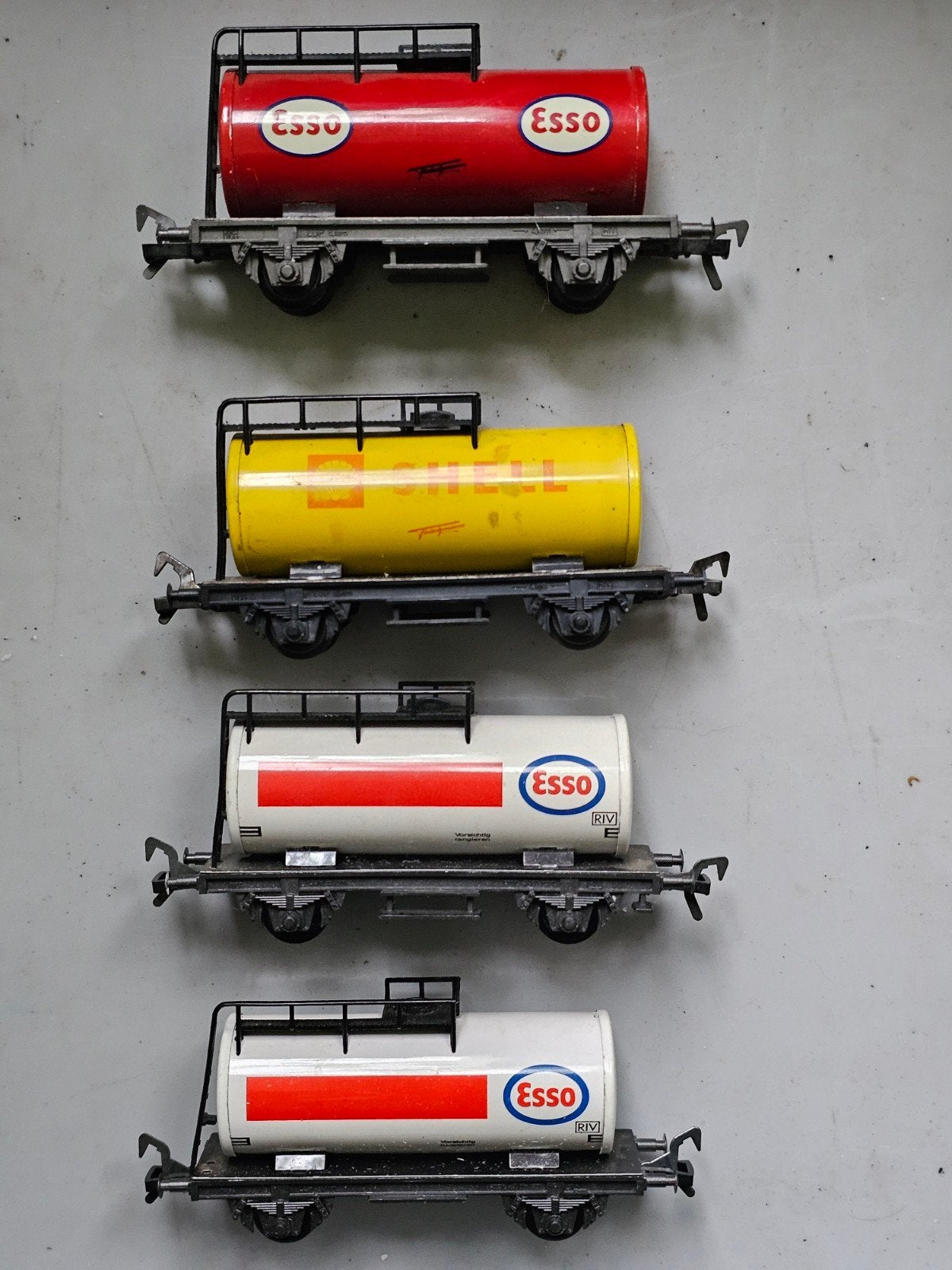 Fleischmann HO Ketelwagens Set - Esso & Shell, Gebruikt, Gelijkstroom, Fleischmann, Wagon