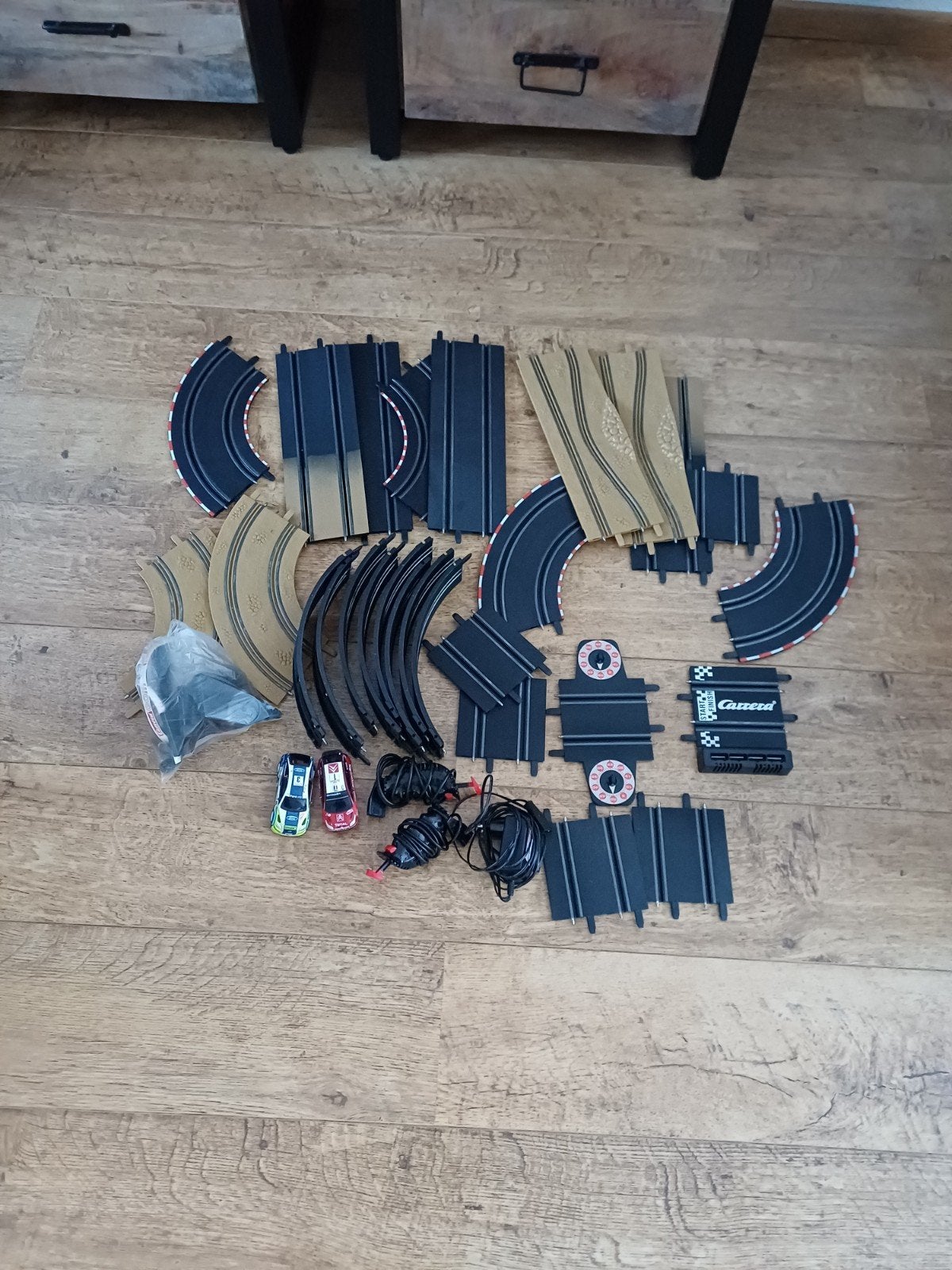 Carrera Racebaan met 2 auto's en diverse baandelen, Ophalen, Zelf te bouwen, Carrera, Elektrisch