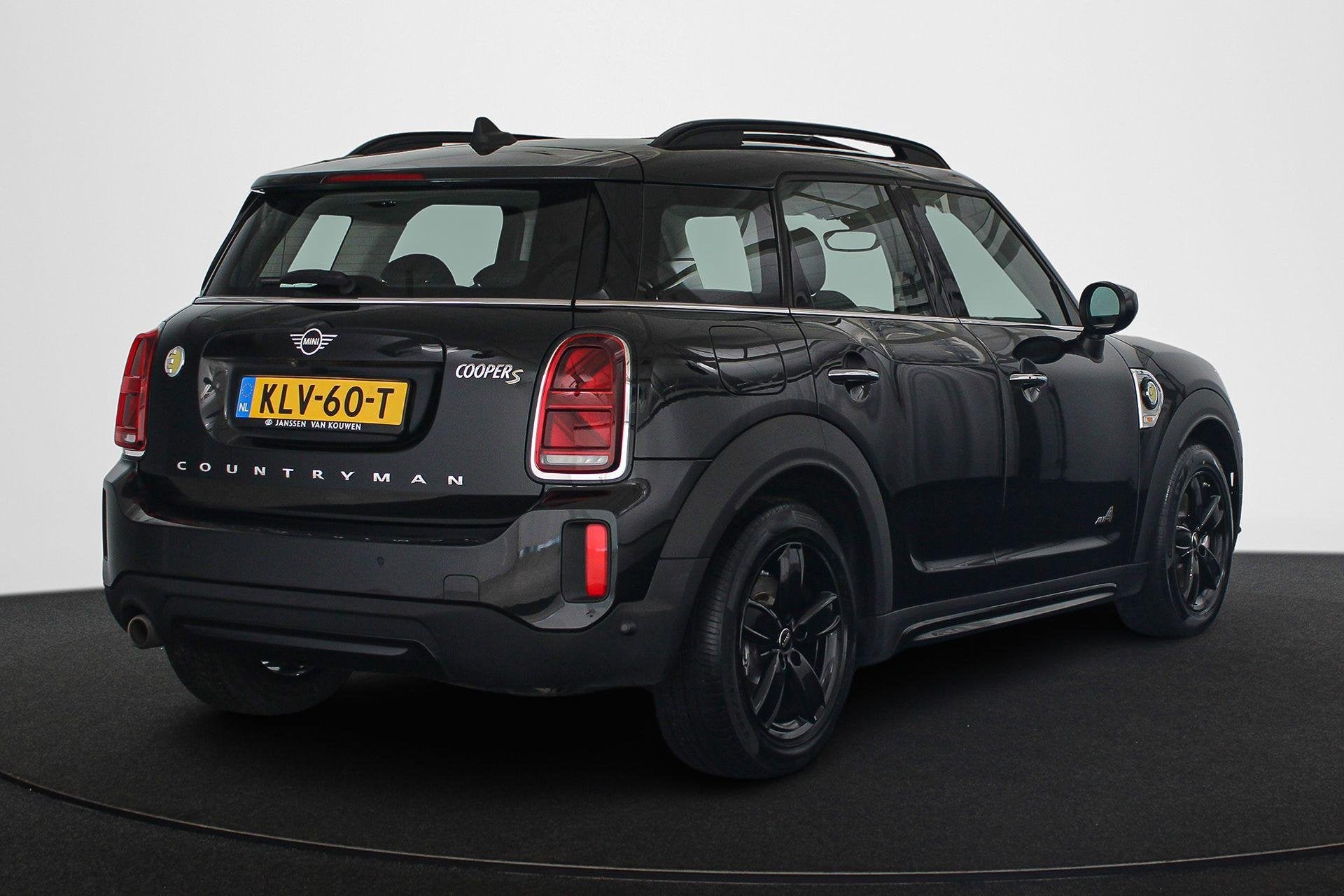 MINI Countryman 1.5 Cooper S E ALL4 Panoramadak Harman Kardo, Auto's, Mini, Automaat, Gebruikt, Leder en Stof, Zwart