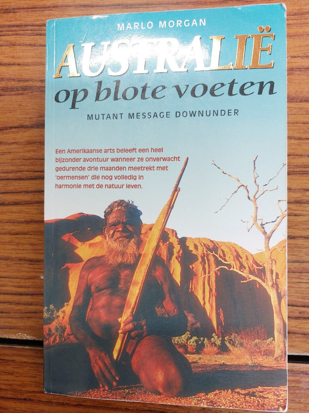 Marlo Morgan - Australie op blote voeten, Ophalen of Verzenden, Gelezen, Marlo Morgan