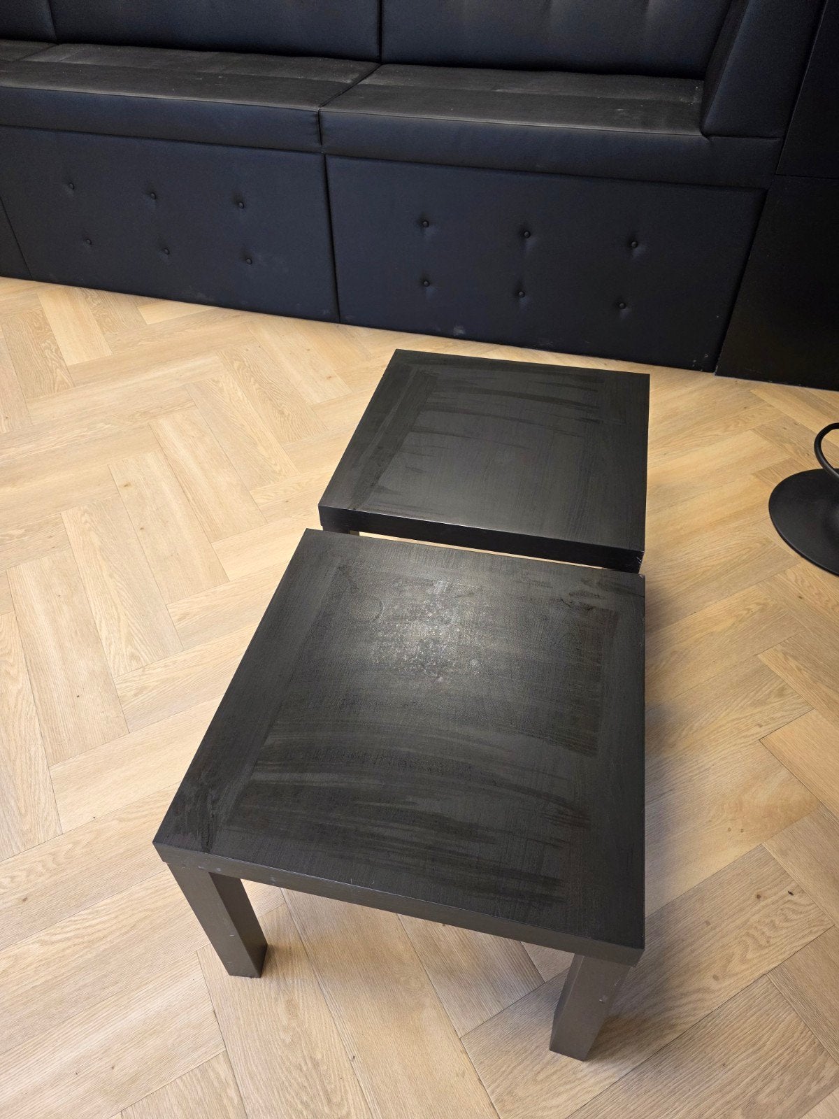 Twee IKEA LACK tafeltjes - zwart, met lichte beschadiging, Huis en Inrichting, Ophalen, Gebruikt, 50 tot 100 cm, Vierkant