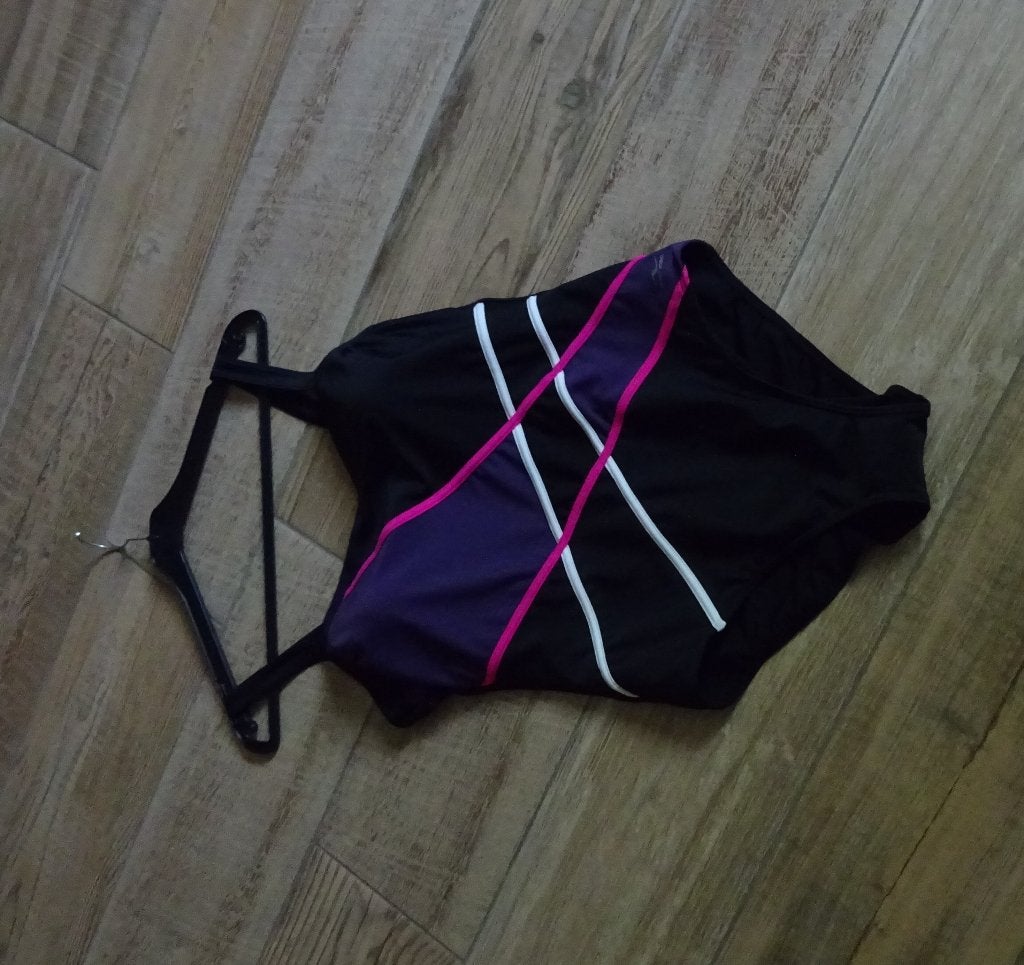 NIEUW Nickey Nobel Badpak Maat 48 Zwart met Paarse vlakken, Kleding | Dames, Badmode en Zwemkleding, Meerkleurig, Nieuw, Badpak