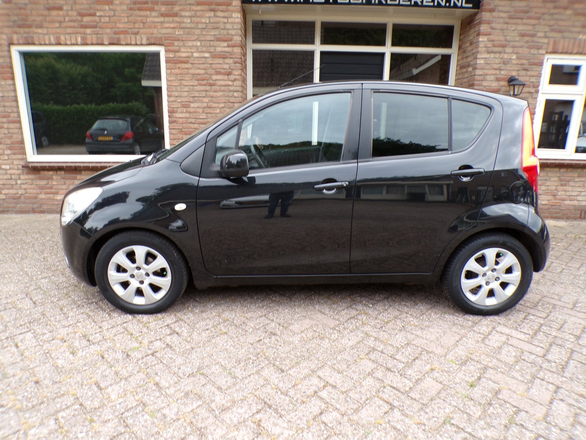 Opel Agila 1.2 Enjoy Airco, Voorwielaandrijving, 4 cilinders, 965 kg, Zwart