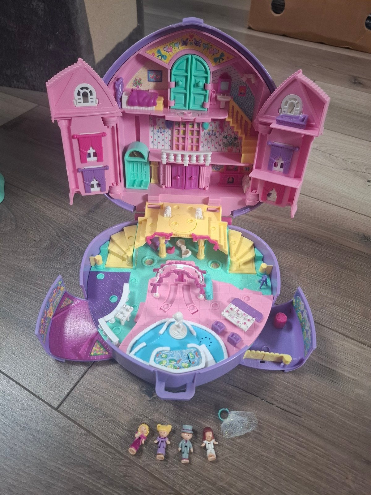 Polly Pocket Bruiloft Kasteel 1994 met poppetjes, Ophalen of Verzenden, Overige typen