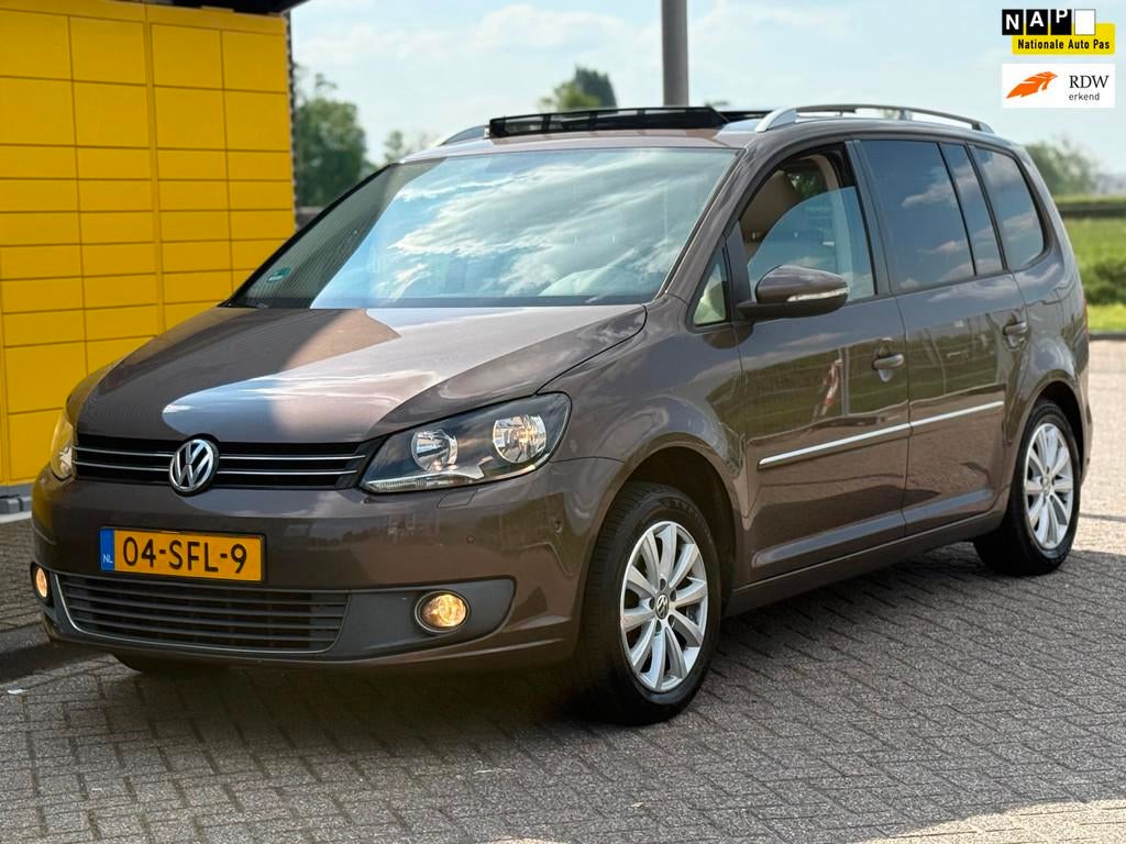 Volkswagen Touran 1.2 TSI Highline BlueMotion 7persoons Pano, Voorwielaandrijving, Euro 5, Gebruikt, Beige