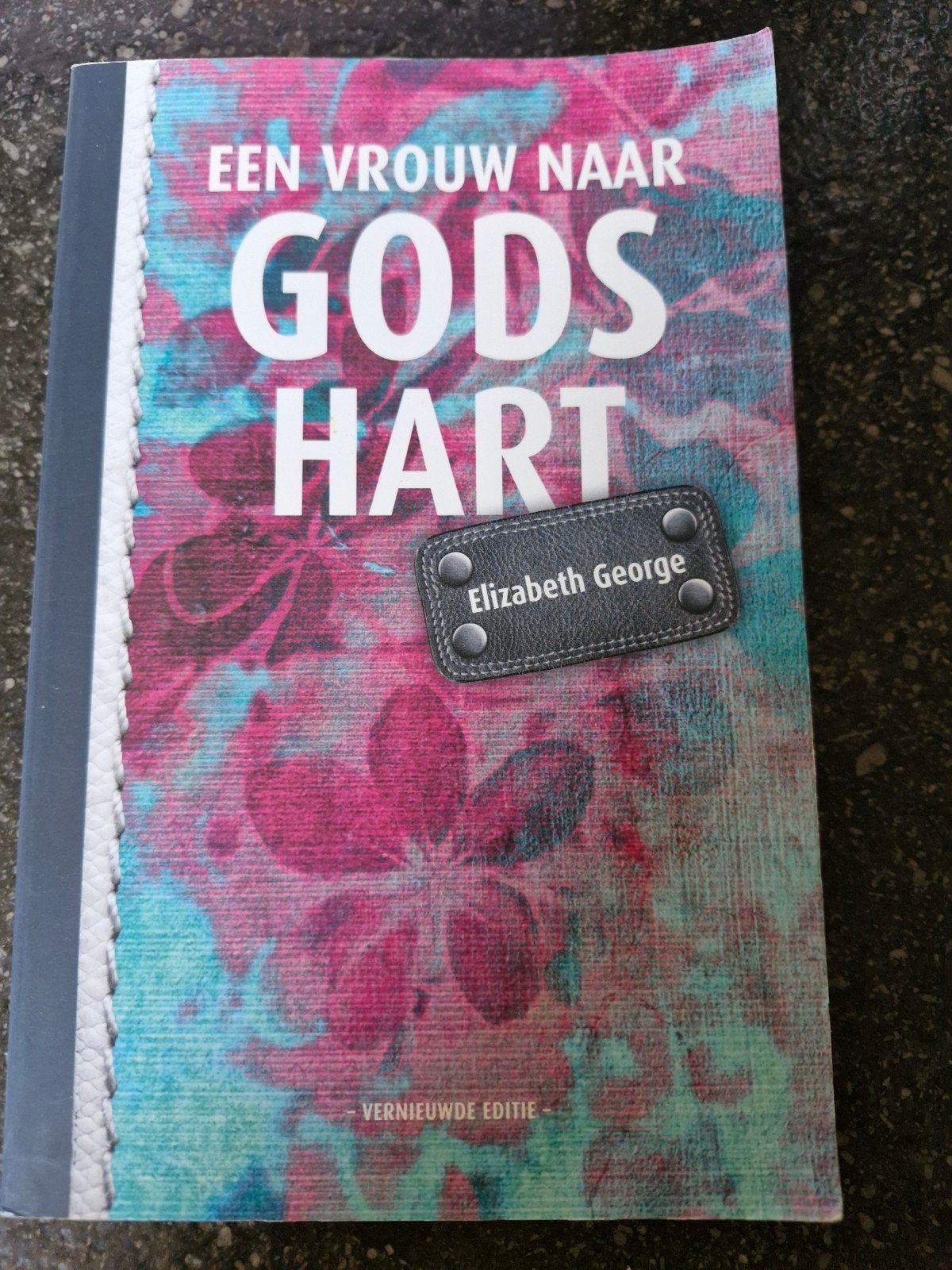 Een Vrouw naar Gods Hart - Elizabeth George, Ophalen of Verzenden, Gelezen, Elizabeth George, Christendom | Protestants
