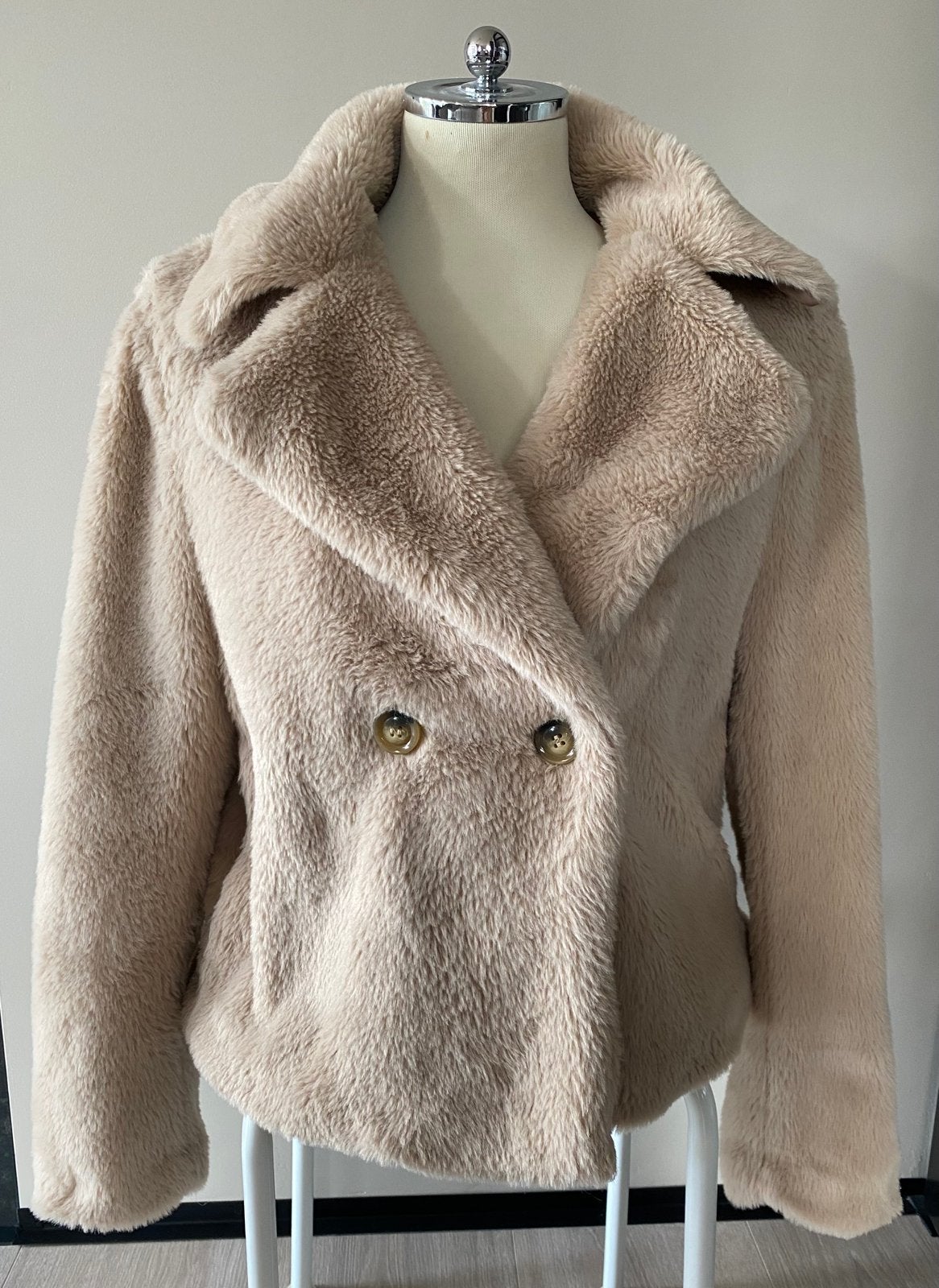 Fake beige bontjasje van Noless maat XS, Kleding | Dames, Verzenden, Zo goed als nieuw, Maat 34 (XS) of kleiner, Beige