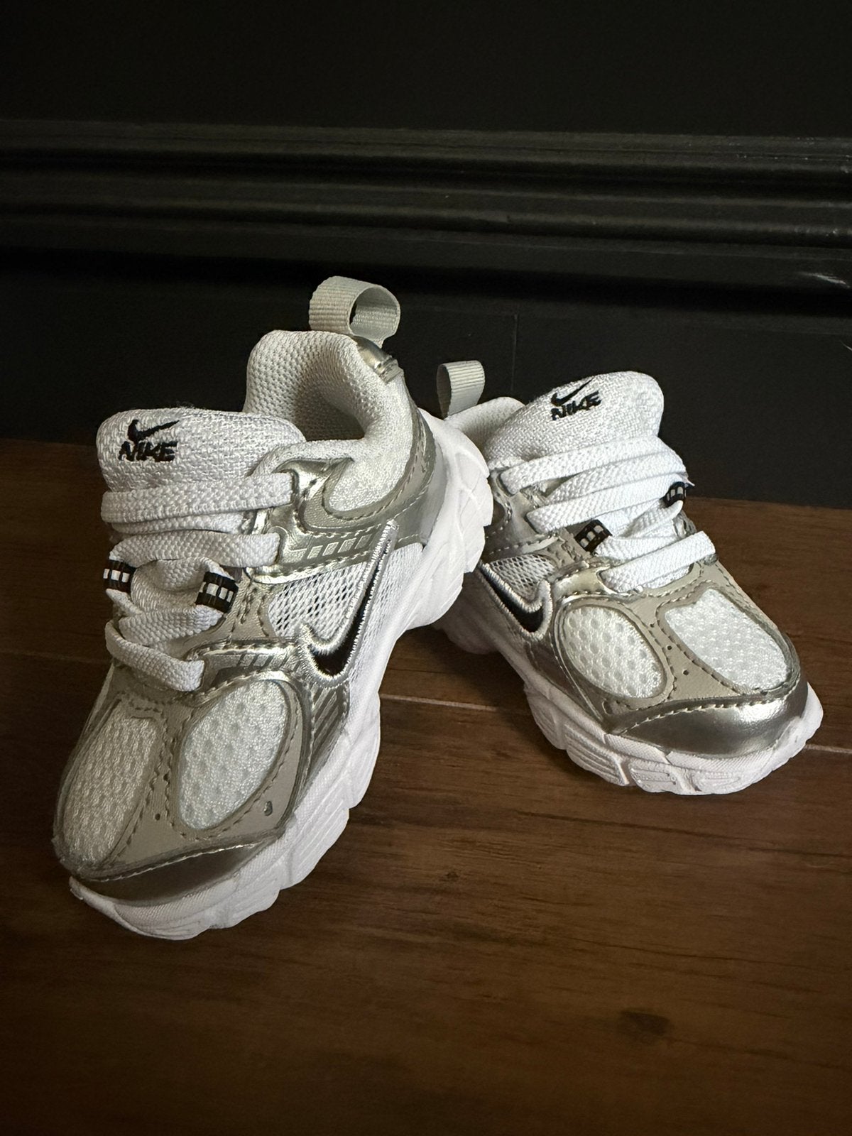 NIKE - Sneakers V5 Schoenen - 19,5, Ophalen of Verzenden, Nieuw, Jongen, Sportschoenen