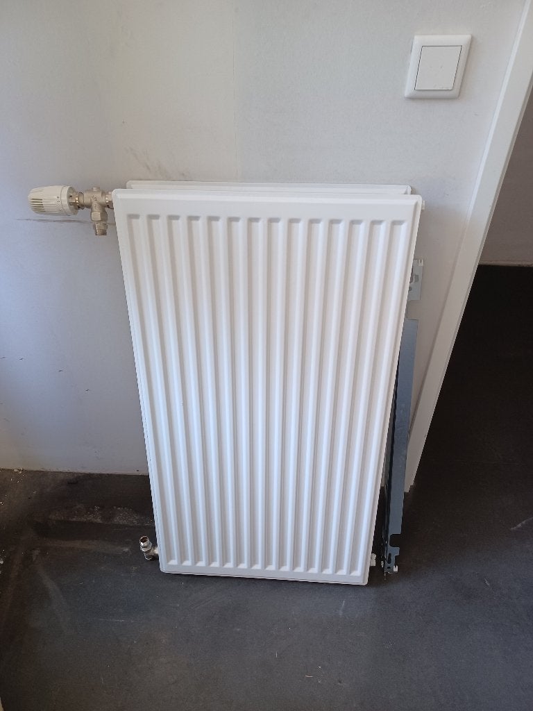Nieuwe radiator Henrad 50 cm breed, 90 cm hoog, Doe-het-zelf en Verbouw, Verwarming en Radiatoren, Ophalen, Radiator, Nieuw, Minder dan 60 cm