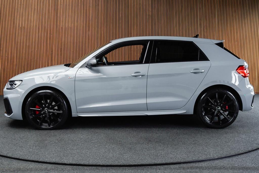 Audi A1 Sportback 40 TFSI S- Line Leder Camera Navi Virtual, 4 cilinders, 1984 cc, Sportstoelen, Leder en Stof