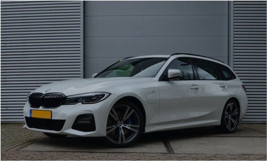 BMW 330e Touring High Executive, M- Sport, Trekhaak, Pano, Auto's, Automaat, 1998 cc, Achterwielaandrijving, 4 cilinders