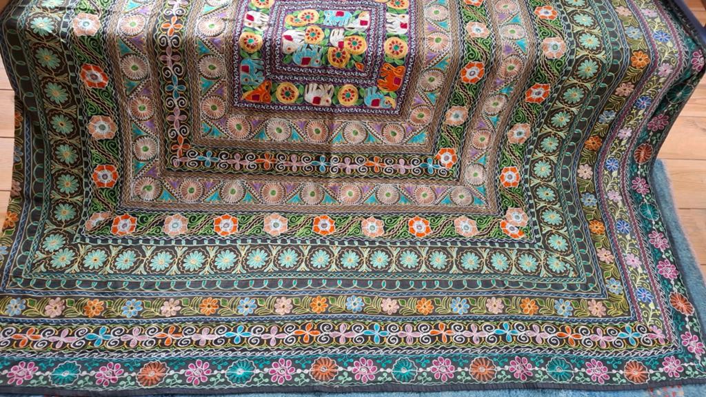 Handmade geborduurde sprei/plaid decoratie uit India 220x220, Ophalen of Verzenden, Nieuw
