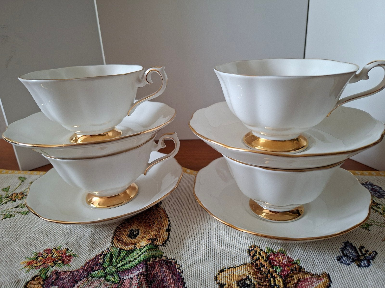 Royal Albert Val D'or Avon kop en schotels, Ophalen of Verzenden