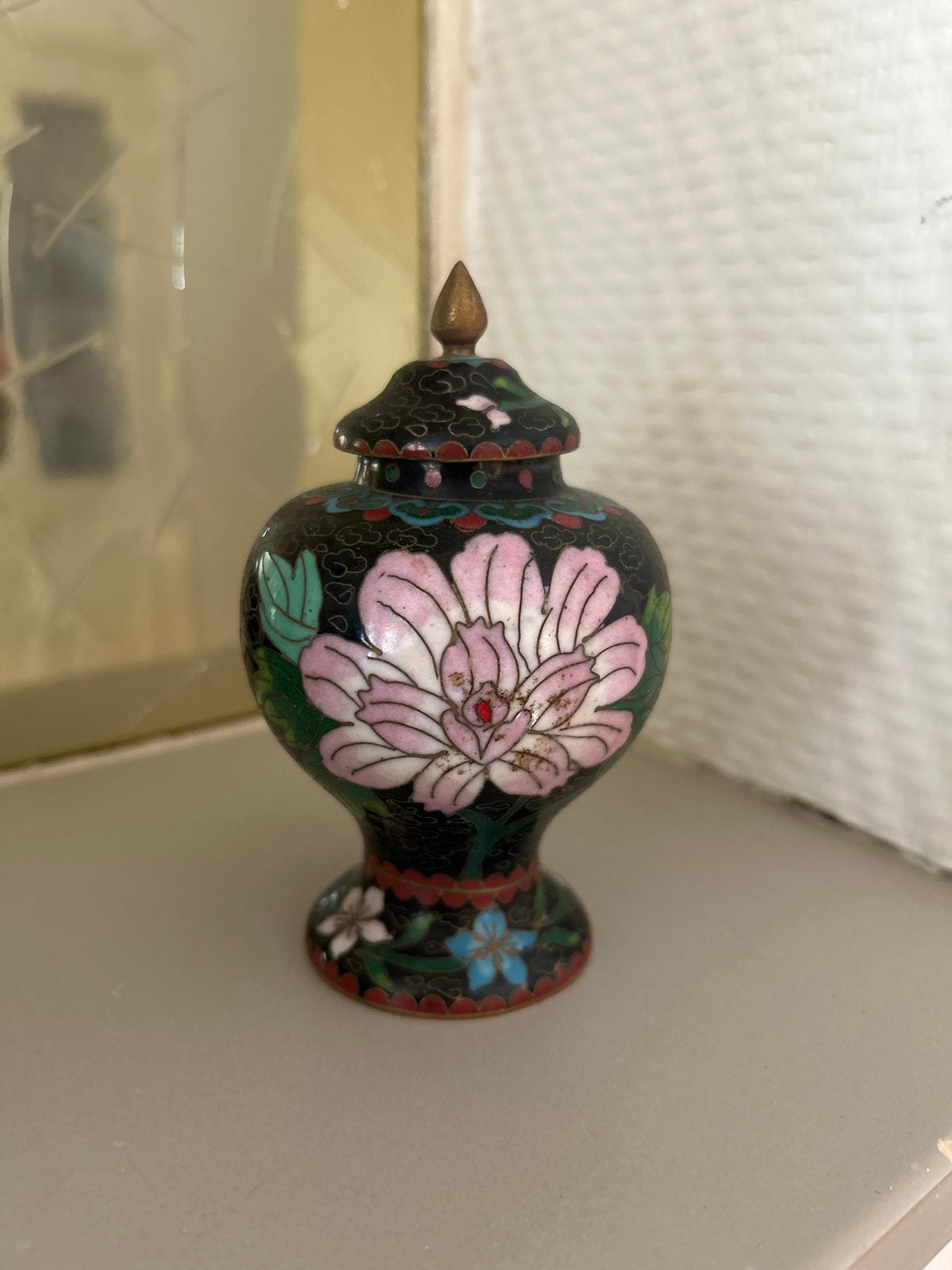 Antieke Chinese Cloisonné Miniatuur Vaasje met Bloemdecor, Ophalen of Verzenden
