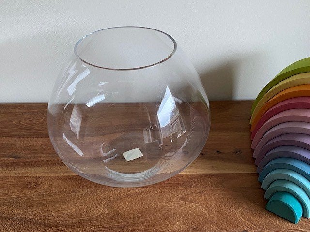 Mooie glazen vaas/ windlicht van dik glas, Ophalen, 26 cm, Inclusief decoratie, Glas