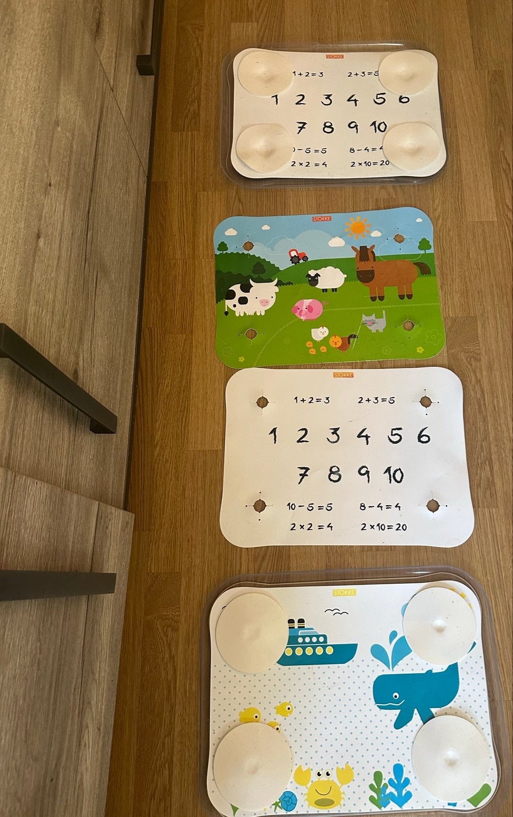 Stokke placemats met zuignap en 4 platen, Ophalen of Verzenden, Gebruikt, Rekenen