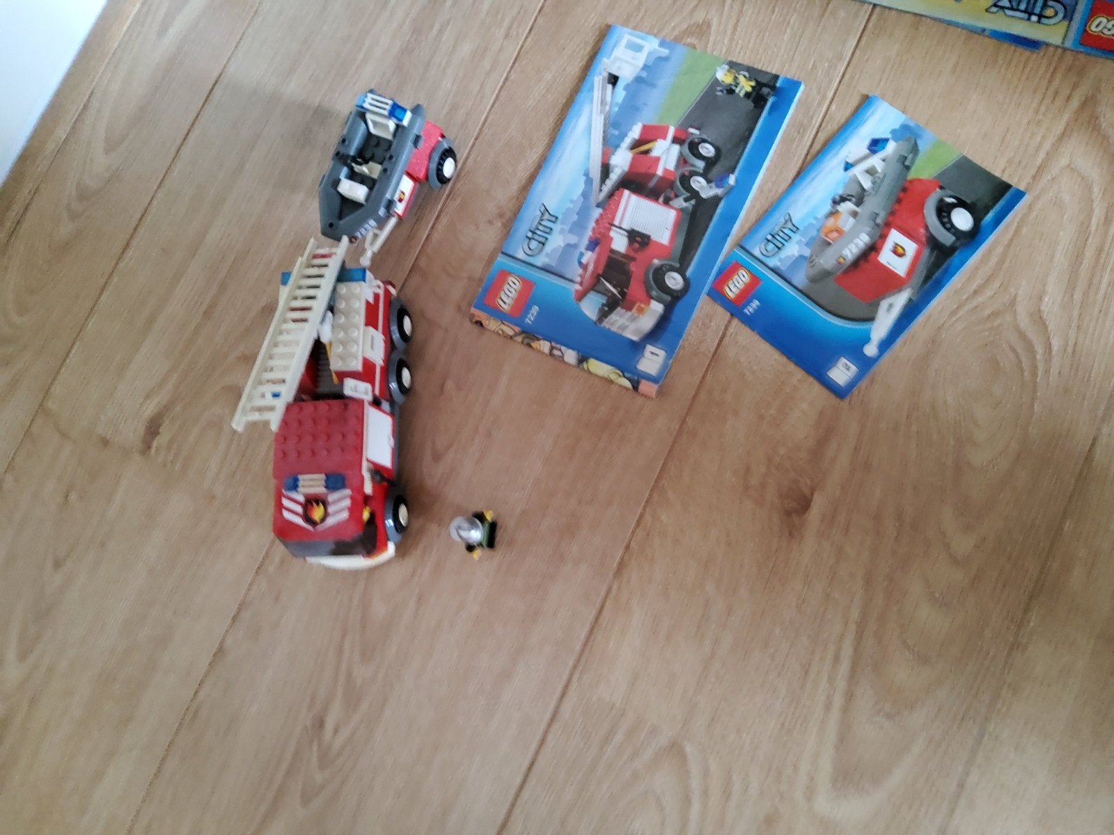 LEGO City Brandweerwagen met boot en brandweerman, Kinderen en Baby's, Speelgoed | Duplo en Lego, Ophalen, Lego, Compleet, Complete set