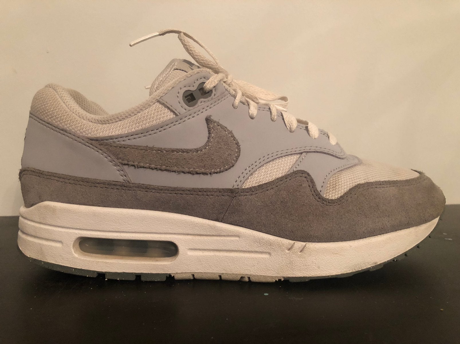 Air max 1 Grey maat 42,5, Ophalen of Verzenden, Zo goed als nieuw, Overige kleuren