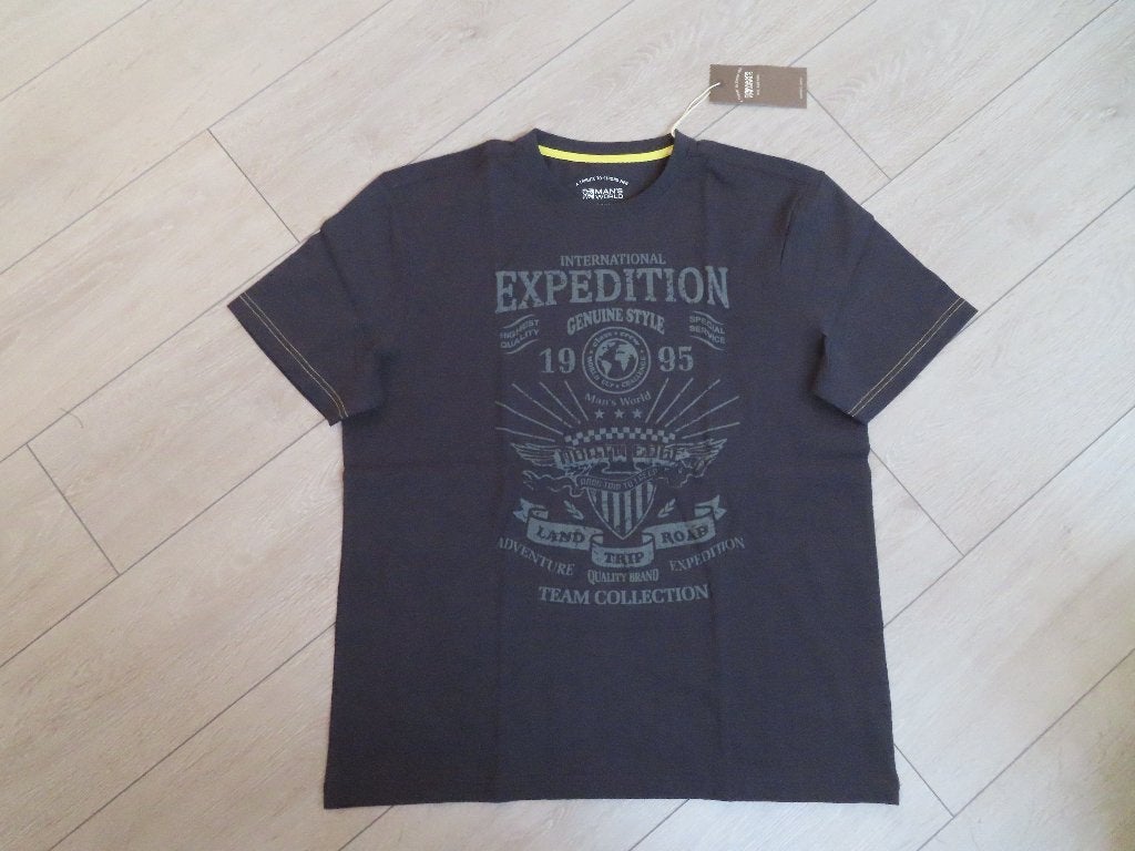 T-SHIRT, DONKER BLAUW met opdruk (MAN'S WORLD) mt XL NIEUW, Blauw, Ophalen of Verzenden, Man"s World, Maat 56/58 (XL)