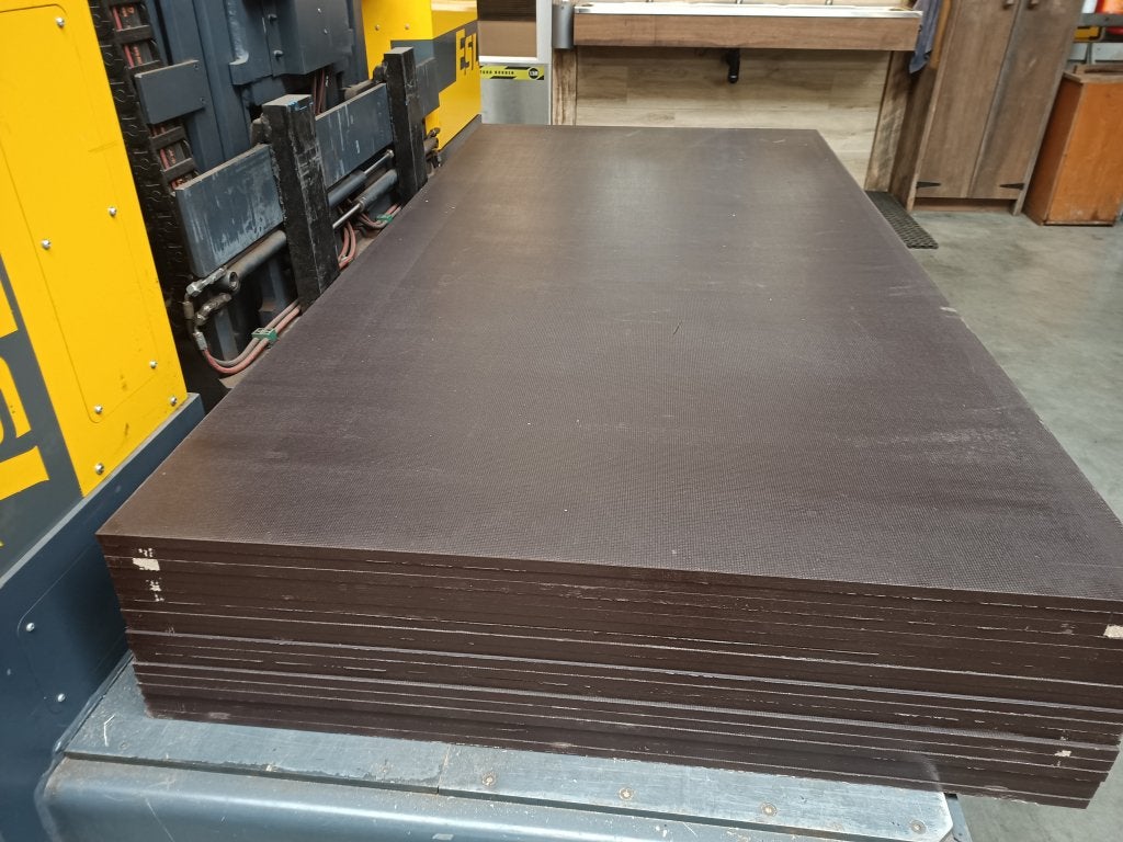 Betonplex 18 mm antislip laag voor een aanhangwagen