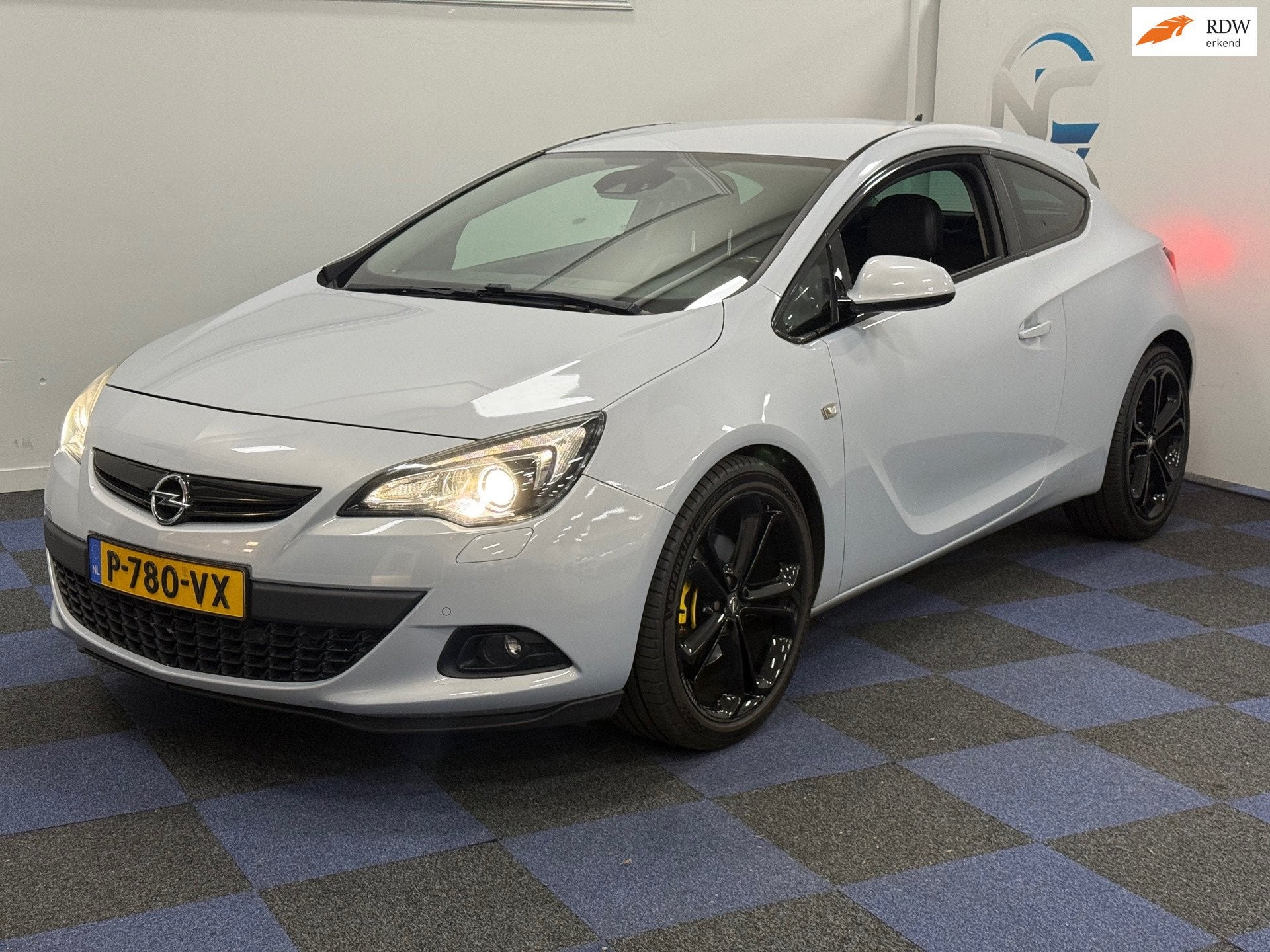 Opel Astra GTC 1.6 Turbo Sport / NAVI-MULTIEMEDIA / MOOIE UI, Auto's, Opel, Voorwielaandrijving, Gebruikt, Parkeersensor, 4 cilinders