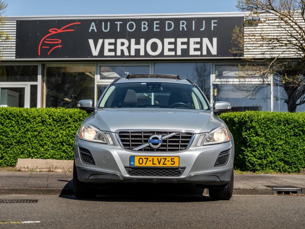 Volvo XC60 2.0T Kinetic - AUTOMAAT - PANORAMADAK - TREKHAAK, Auto's, Volvo, Euro 5, 4 cilinders, Origineel Nederlands, Bedrijf