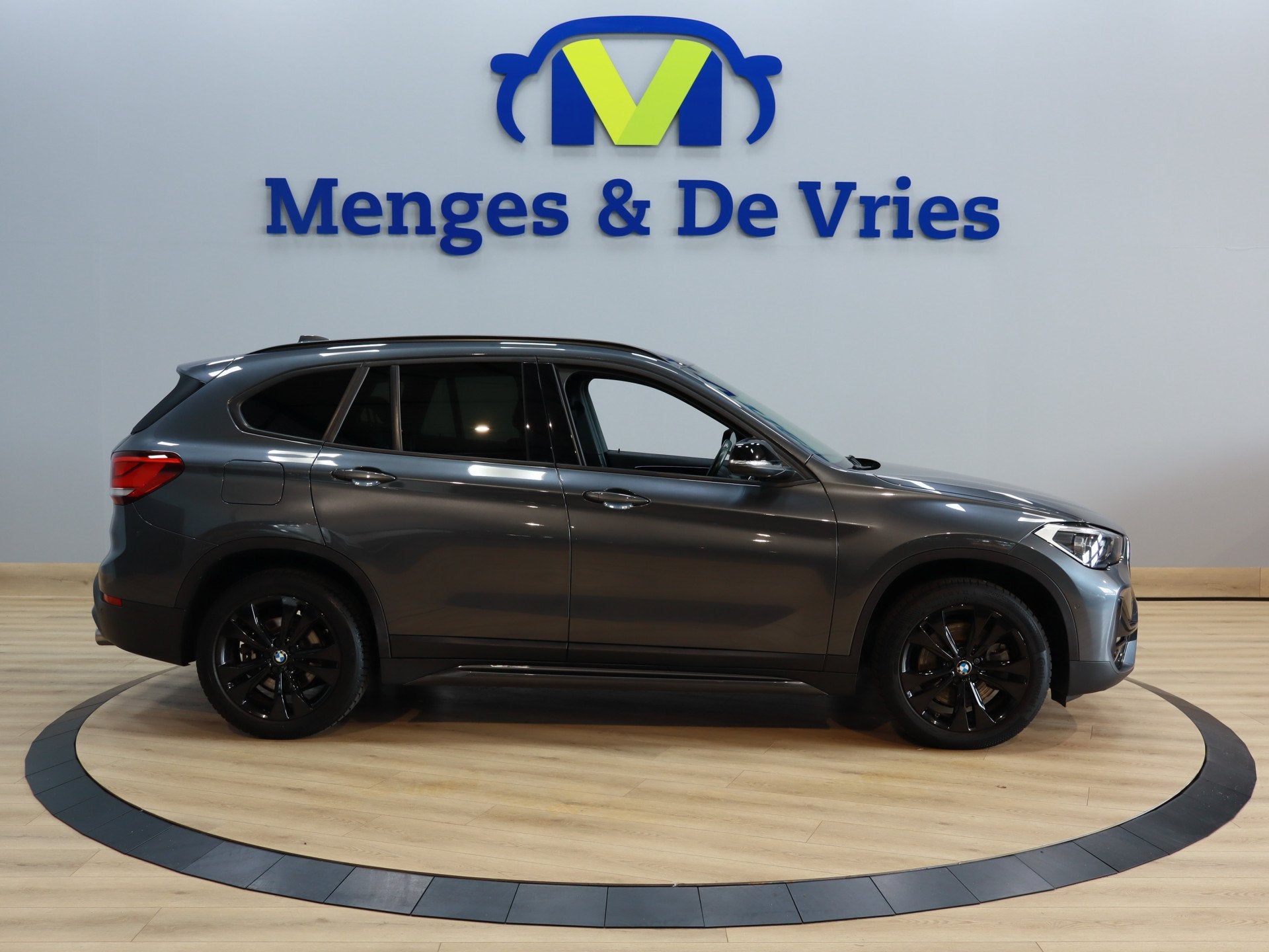 BMW X1 sDrive20i Business Edition Airco ECC | Head Up Displa, Auto's, 4 cilinders, 179 pk, Leder en Stof, Origineel Nederlands