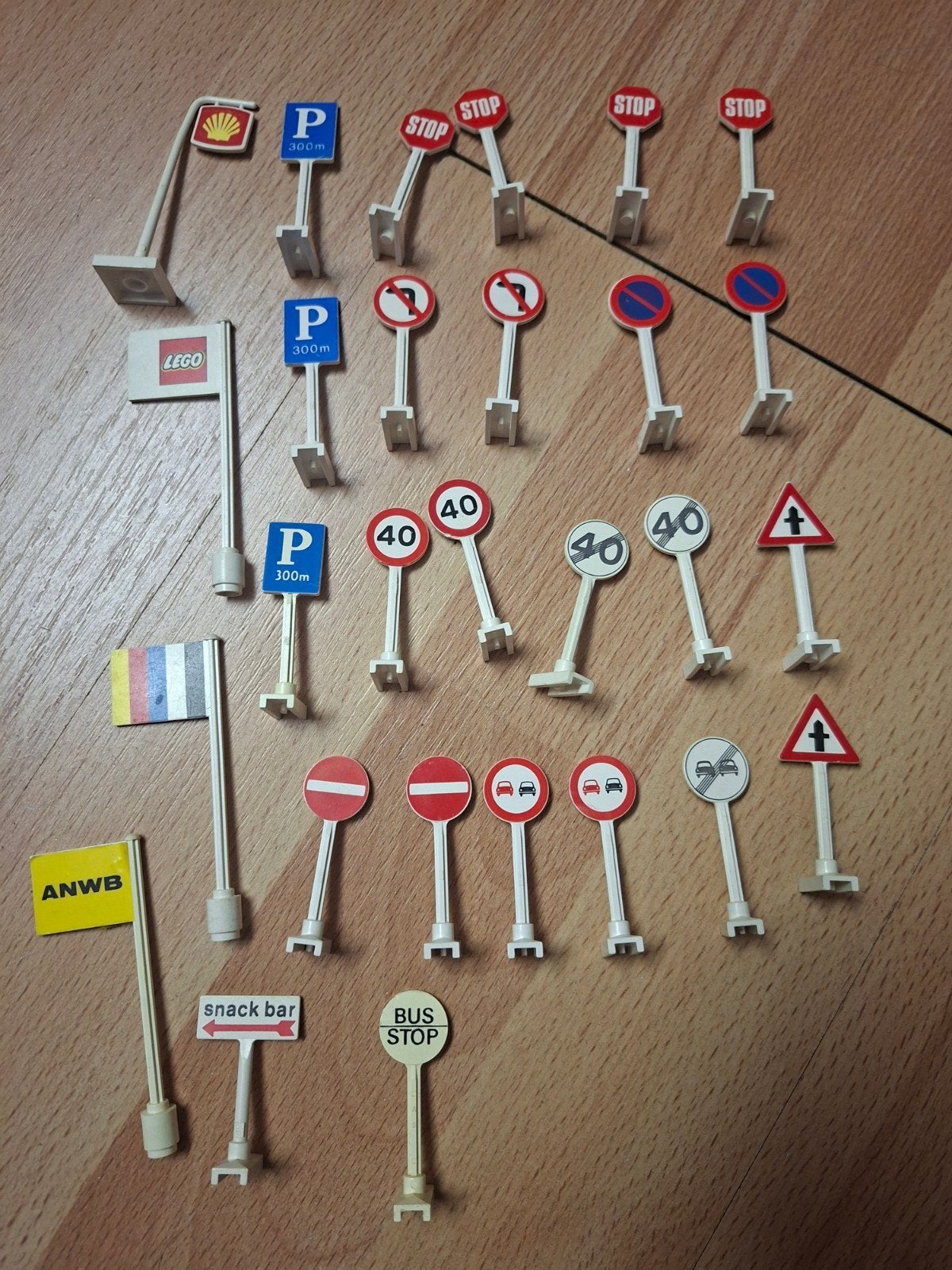 28 stuks verkeers borden en vlagen samen  bieden, Ophalen of Verzenden, Staal
