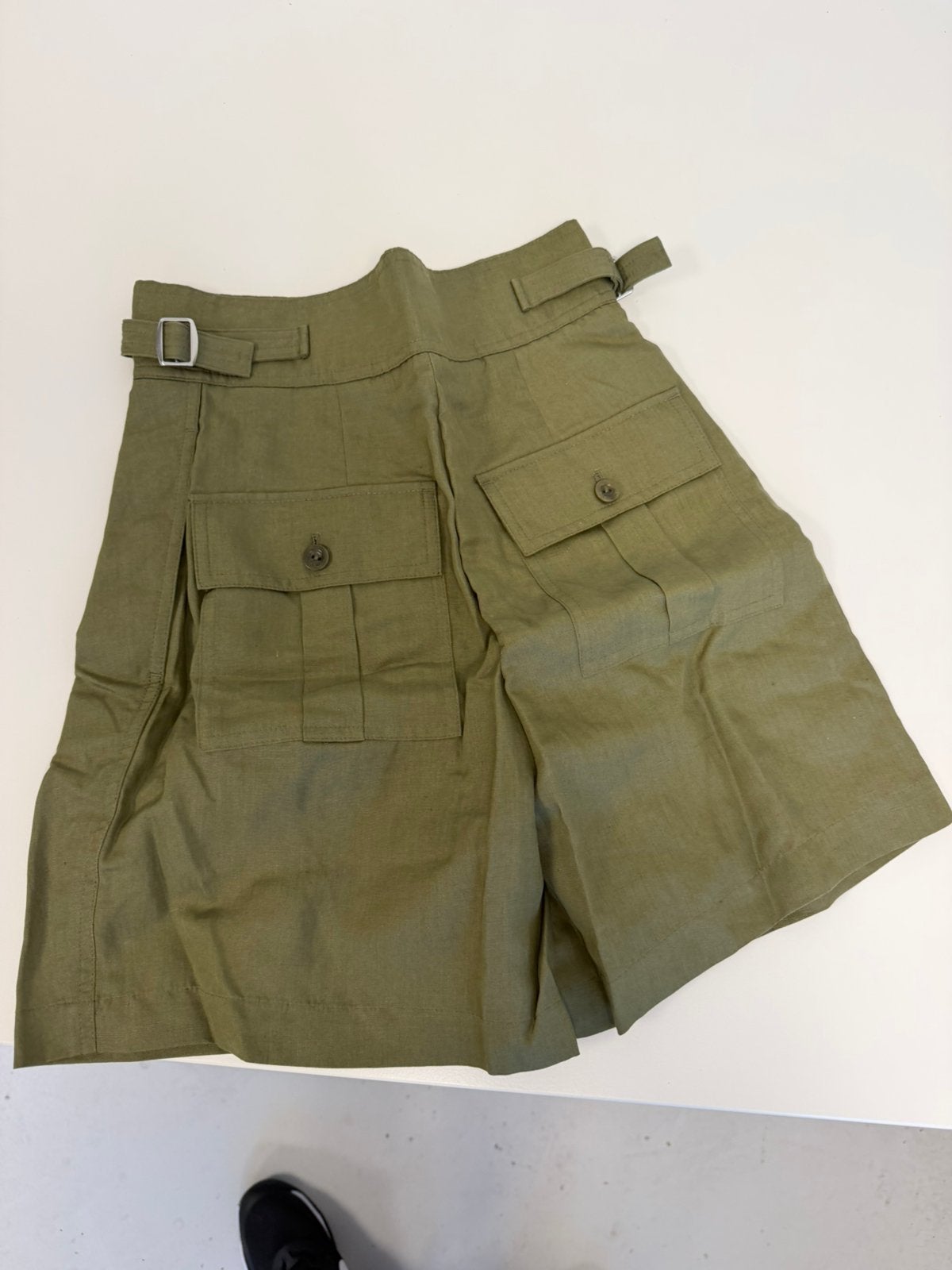 COS Pleated Linen-Blend Utility Shorts Kaki 34-S korte broek, P, Kort, P, P