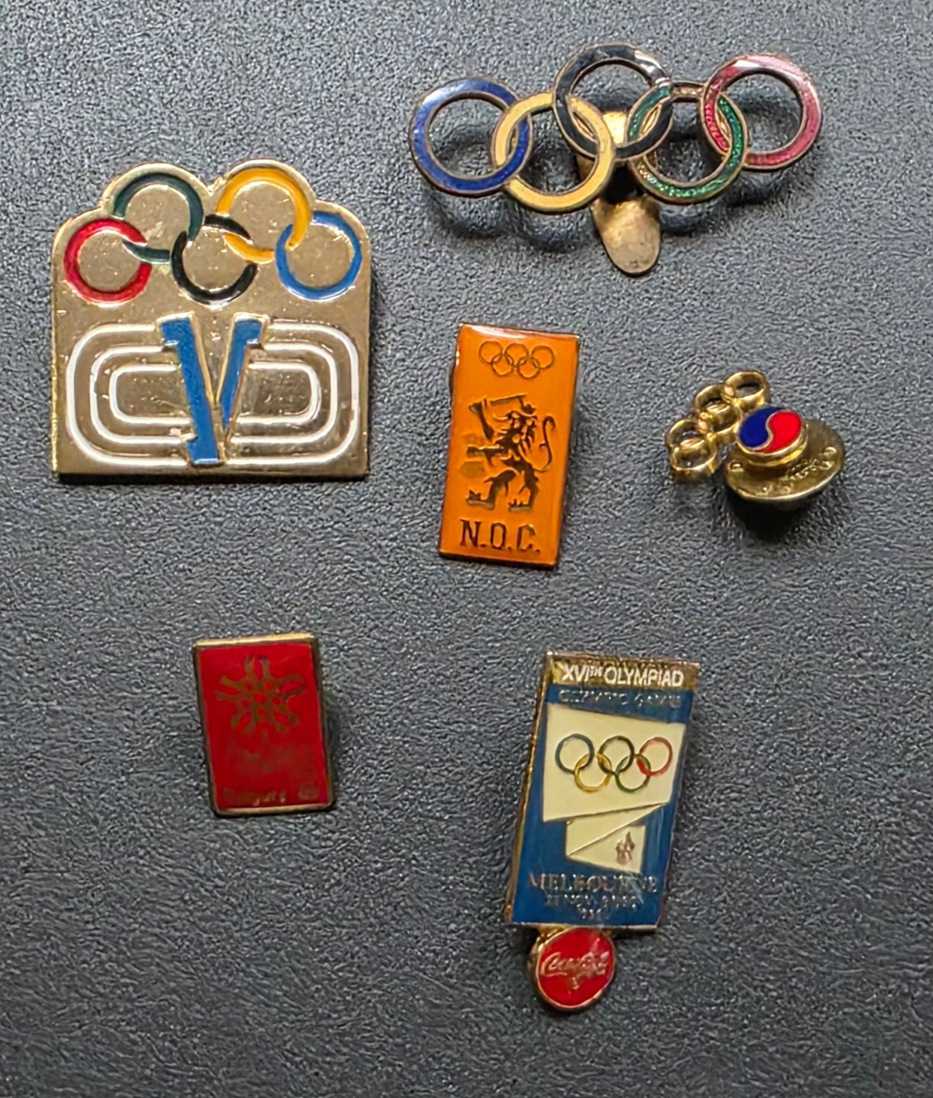 069) 6 SPELDEN OLYMPISCHE SPELEN, Verzamelen, Speldjes, Pins en Buttons, Gebruikt, Speldje of Pin, Sport, Verzenden