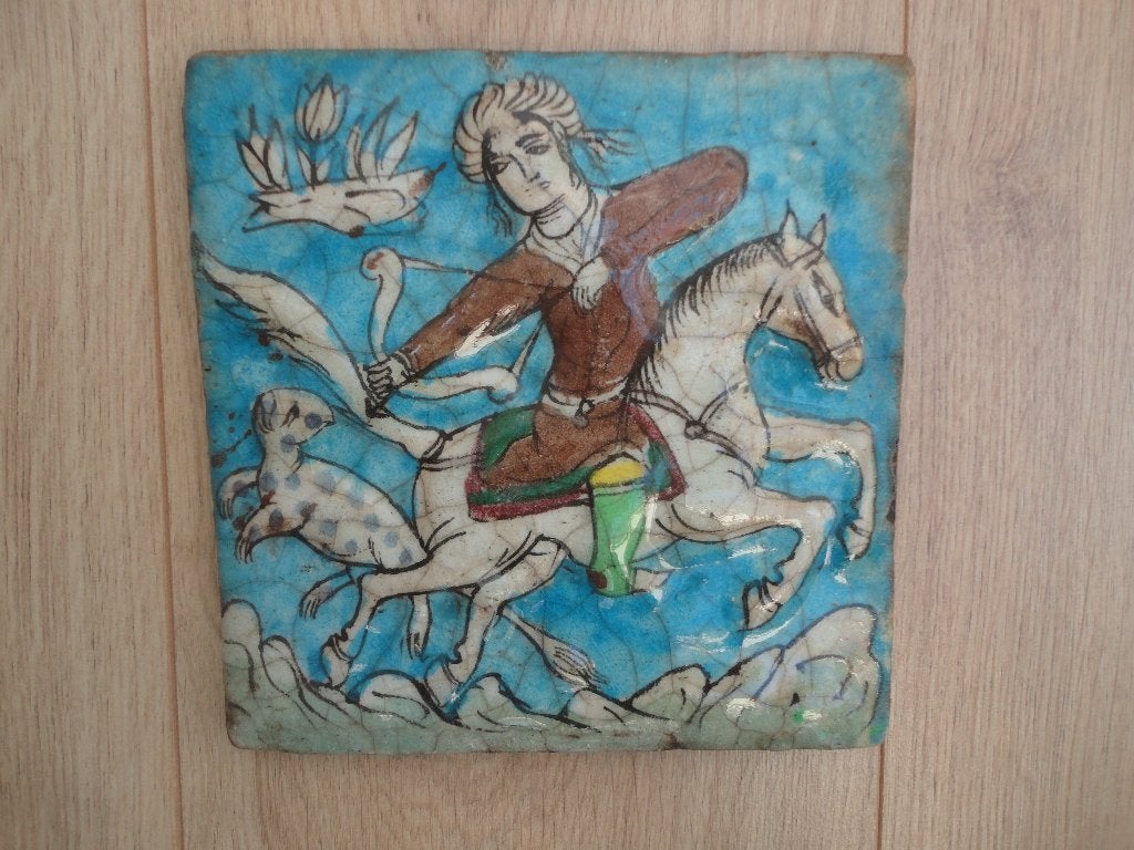Mooie oude Perzische Qajar keramiek tegel in reliëf, Antiek en Kunst, Ophalen of Verzenden