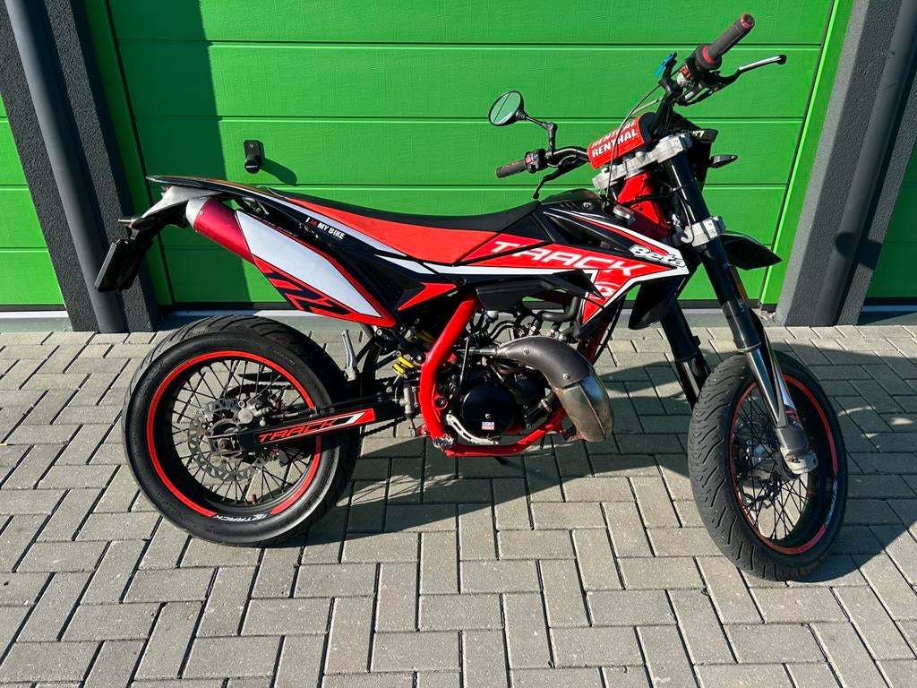 Beta rr50 track, Fietsen en Brommers, Ophalen, 6 versnellingen, Maximaal 45 km/u, Zo goed als nieuw