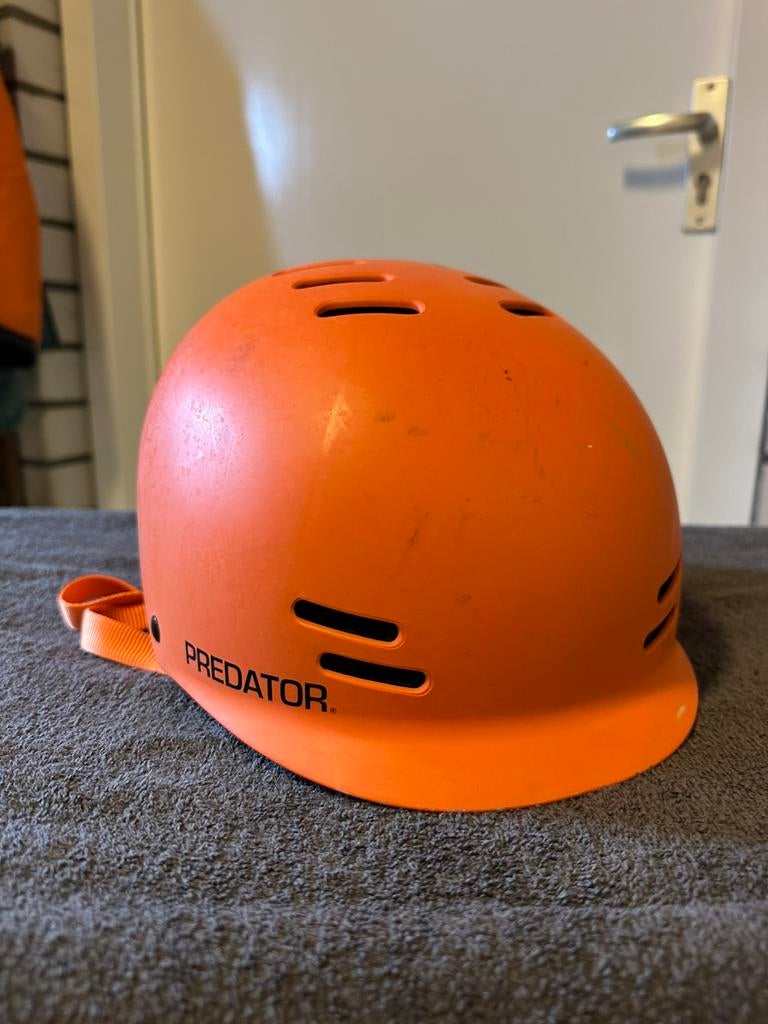 Waterskihelm / wakeboardhelm predator oranje, Watersport en Boten, Wakeboarden, Ophalen of Verzenden, Gebruikt, Overige typen