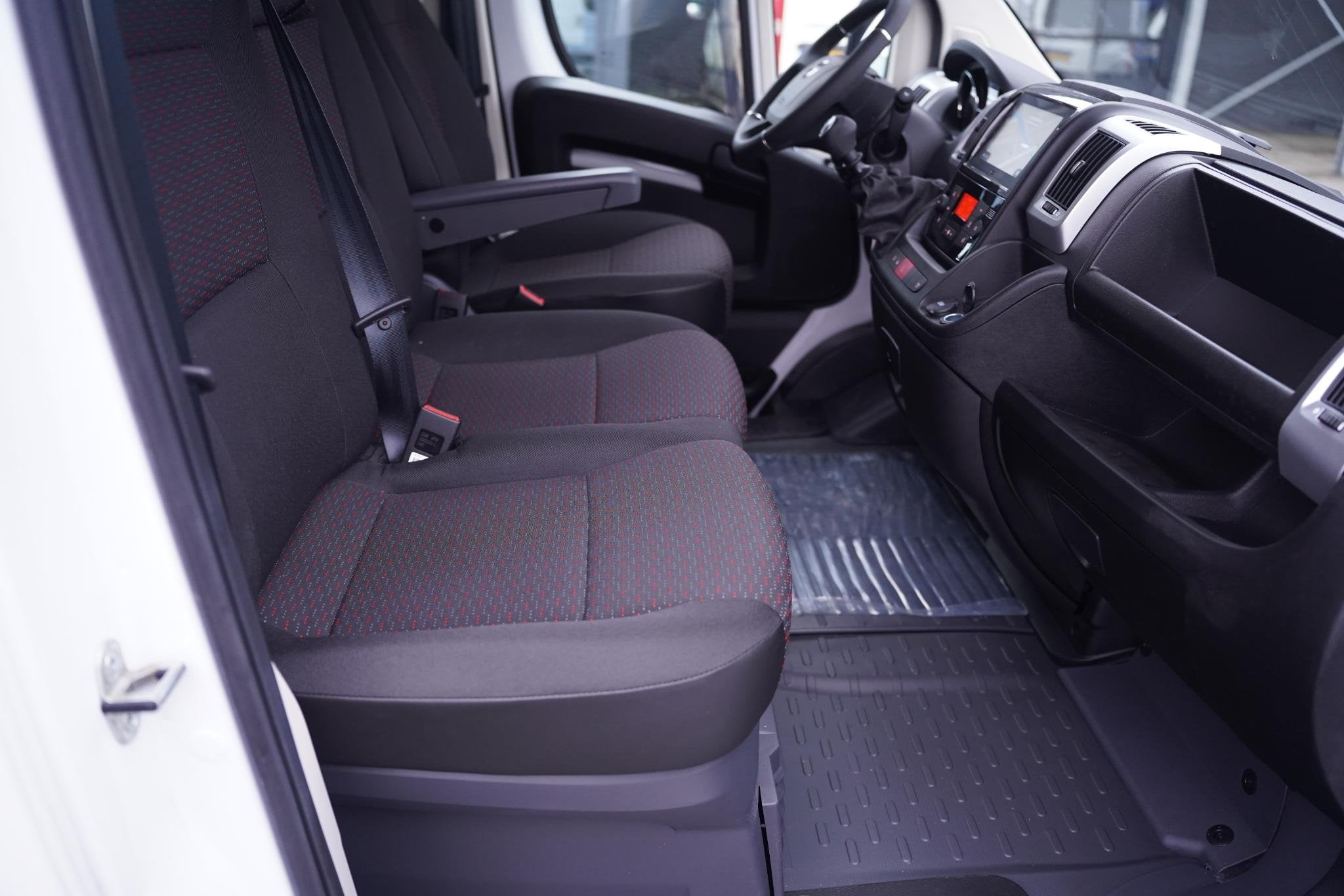Foto 26 van Opel Movano 2.2D 140 pk L2H2 White&Black Edition Navi 18" LM