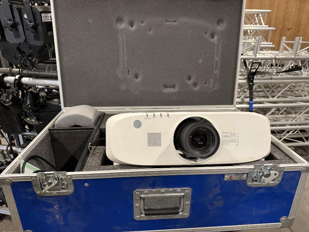 Panasonic PT EW730BXGA incl case, Ophalen, Gebruikt, Panasonic, LCD