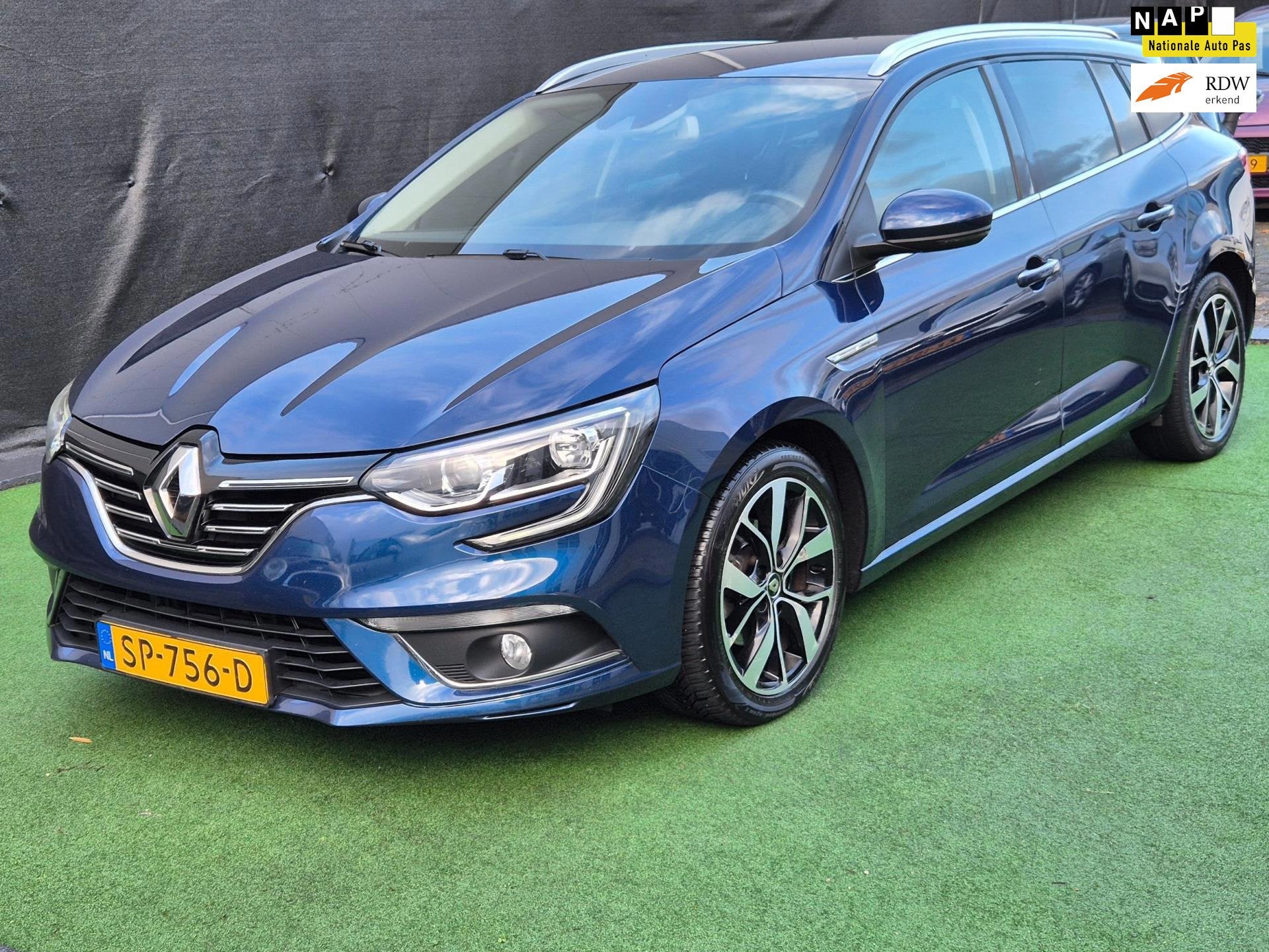 Renault Mégane Estate 1.2 TCe Bose motor defect? AUTOMAAT!, Gebruikt, Euro 6, 4 cilinders, Blauw