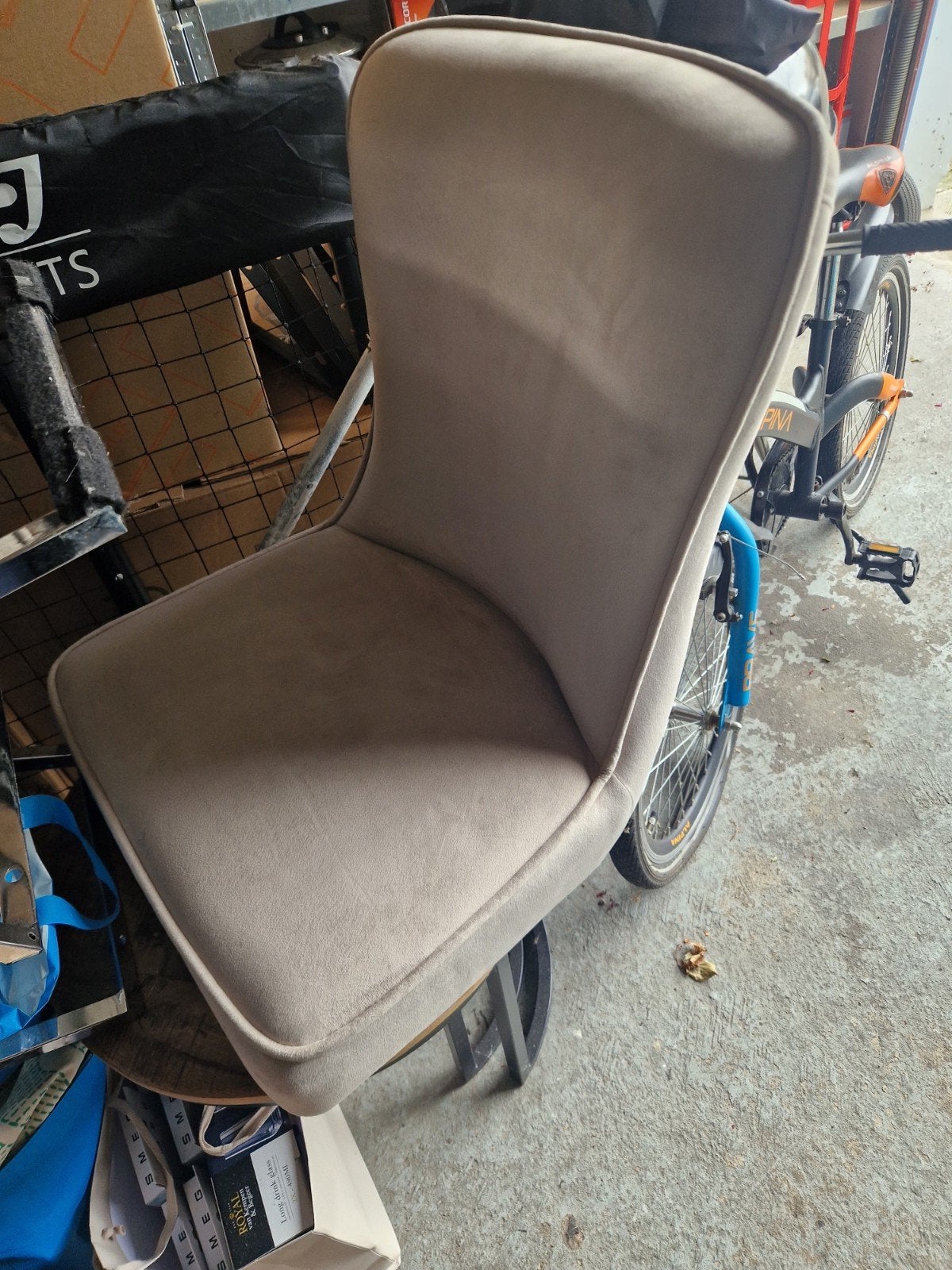 te koop 6 stuks eetkamerstoelen, Ophalen, Zo goed als nieuw, Vijf, Zes of meer stoelen, Stof