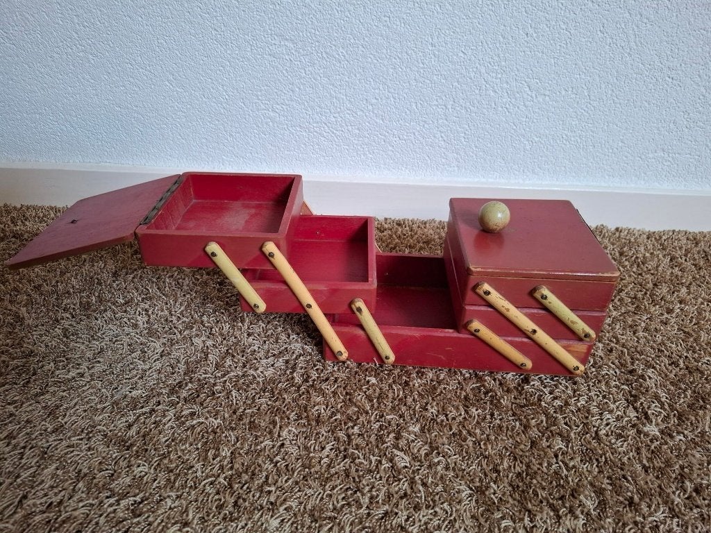 Oude Naaibox uitklapbaar, Ophalen of Verzenden